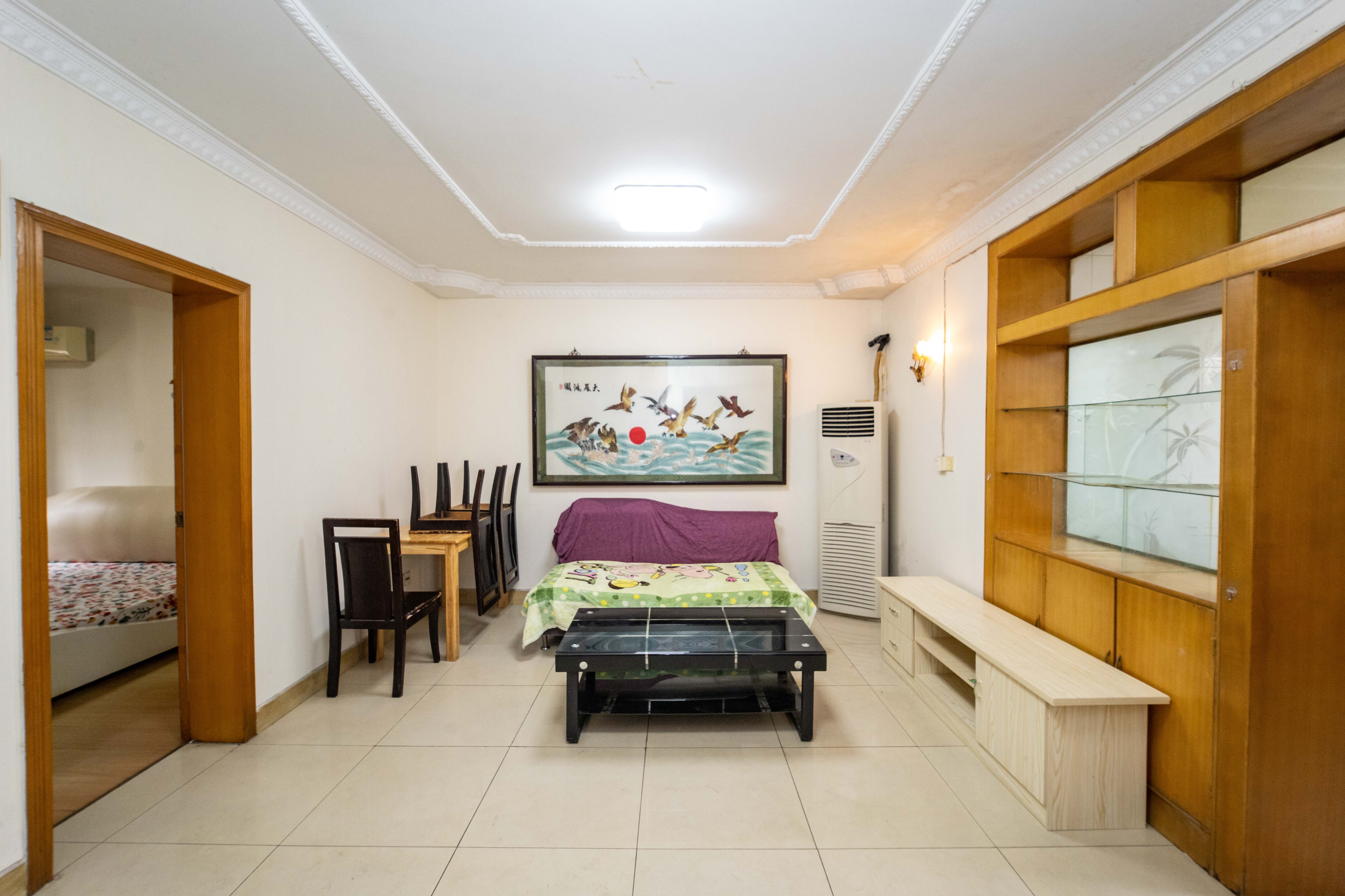 骆家坝小区  2室2厅1卫    42.0万 骆家坝小区  2室2厅1卫    42.0万客厅