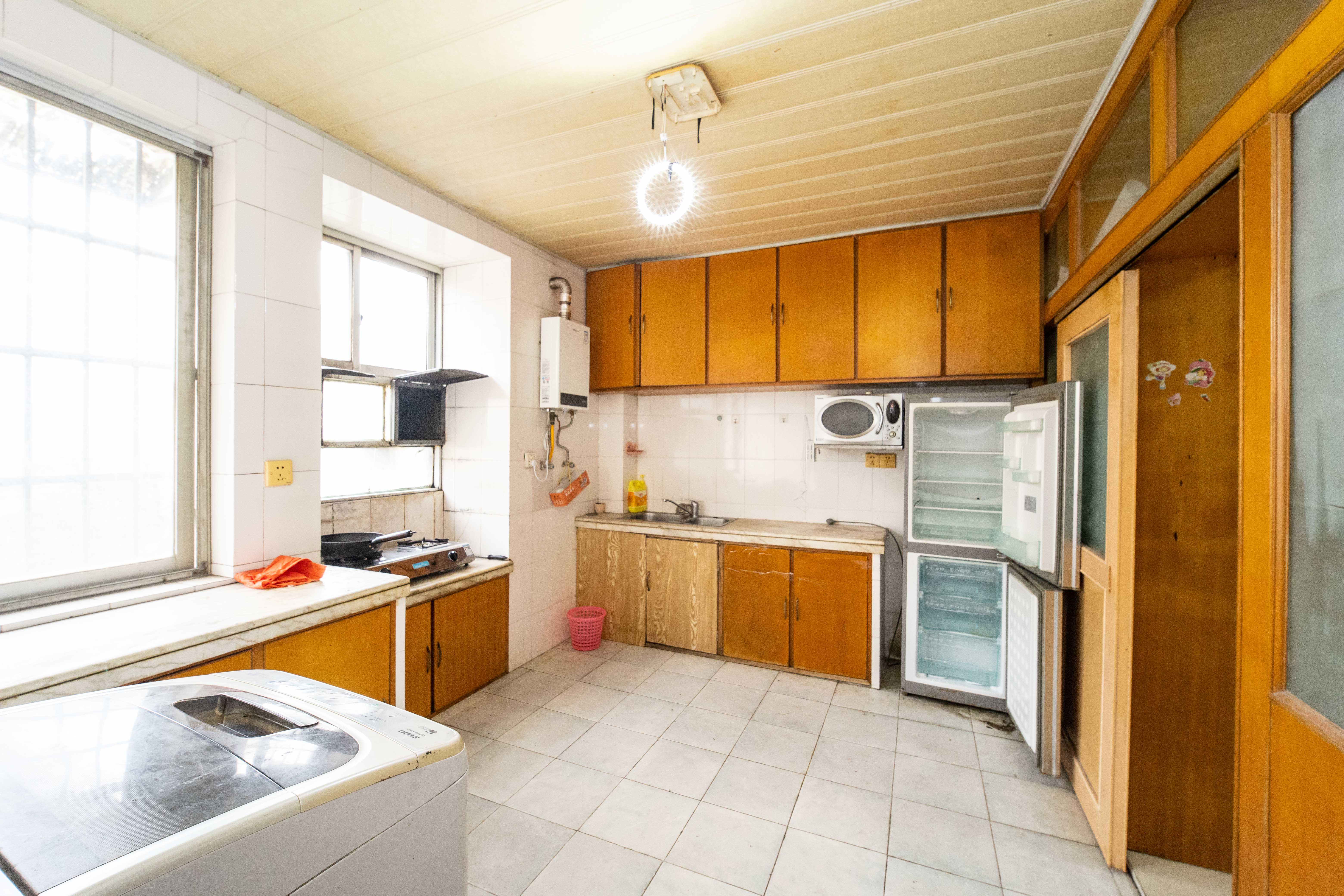 骆家坝小区  2室2厅1卫    42.0万 骆家坝小区  2室2厅1卫    42.0万厨房