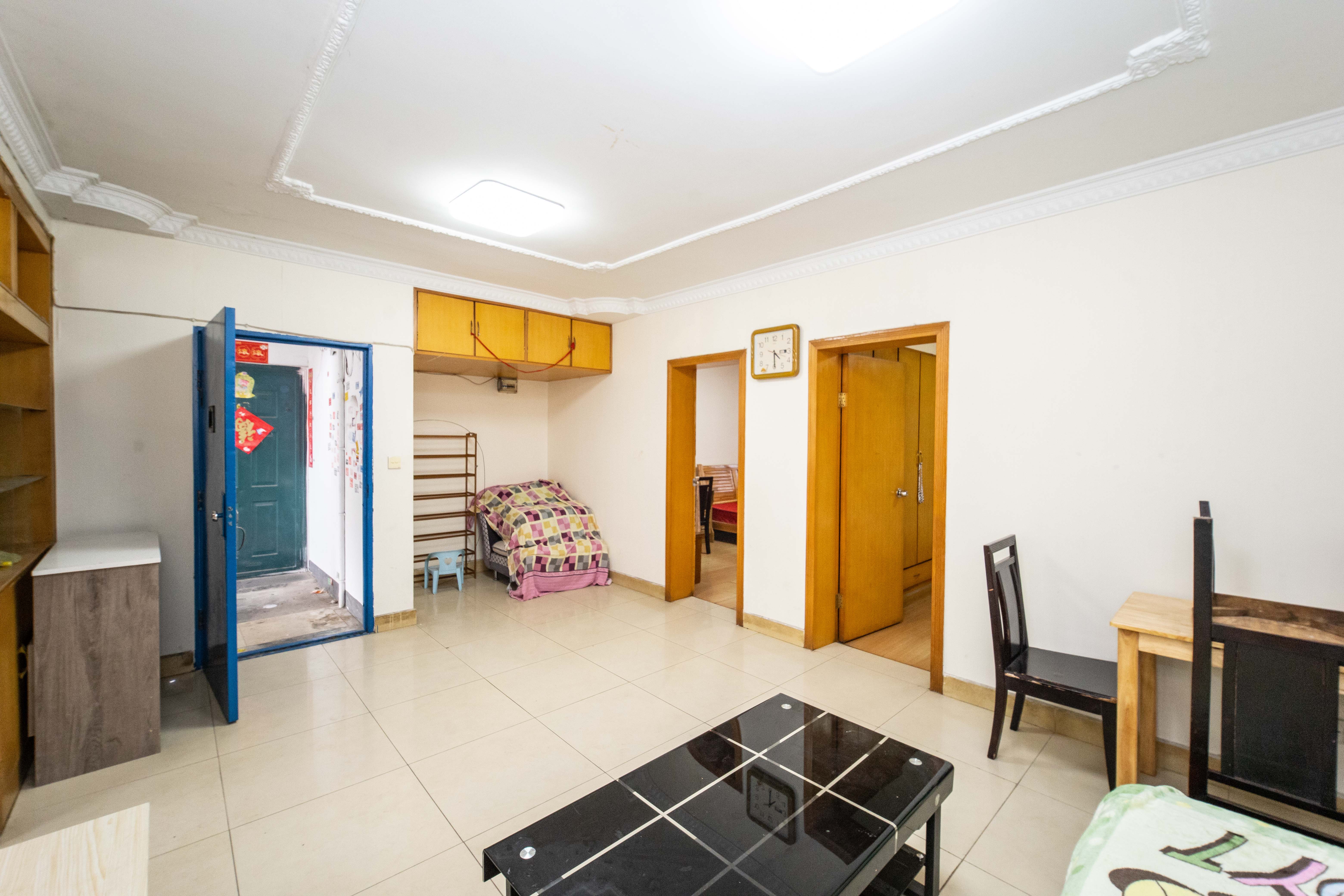 骆家坝小区  2室2厅1卫    42.0万 骆家坝小区  2室2厅1卫    42.0万客厅