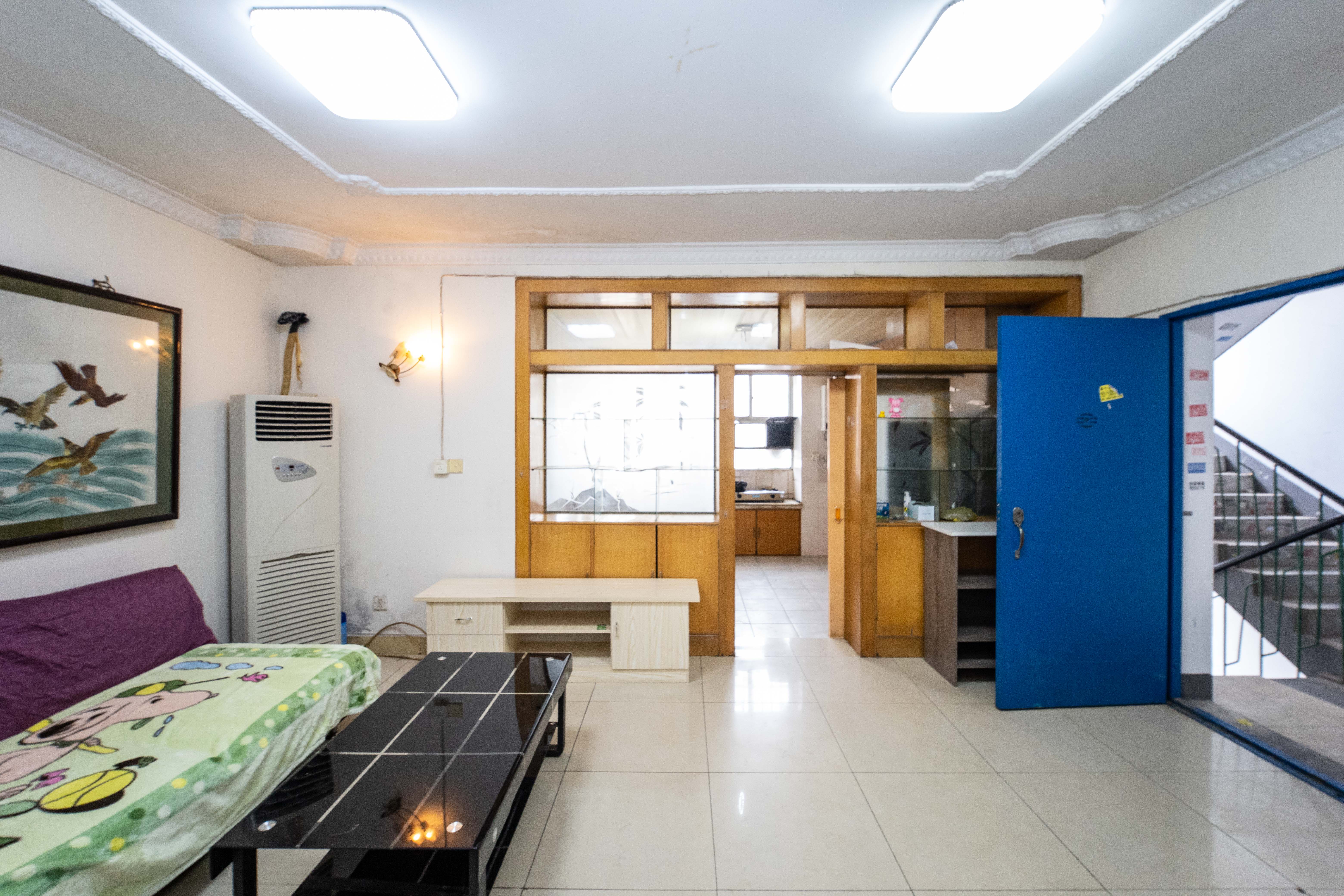 骆家坝小区  2室2厅1卫    42.0万 骆家坝小区  2室2厅1卫    42.0万客厅