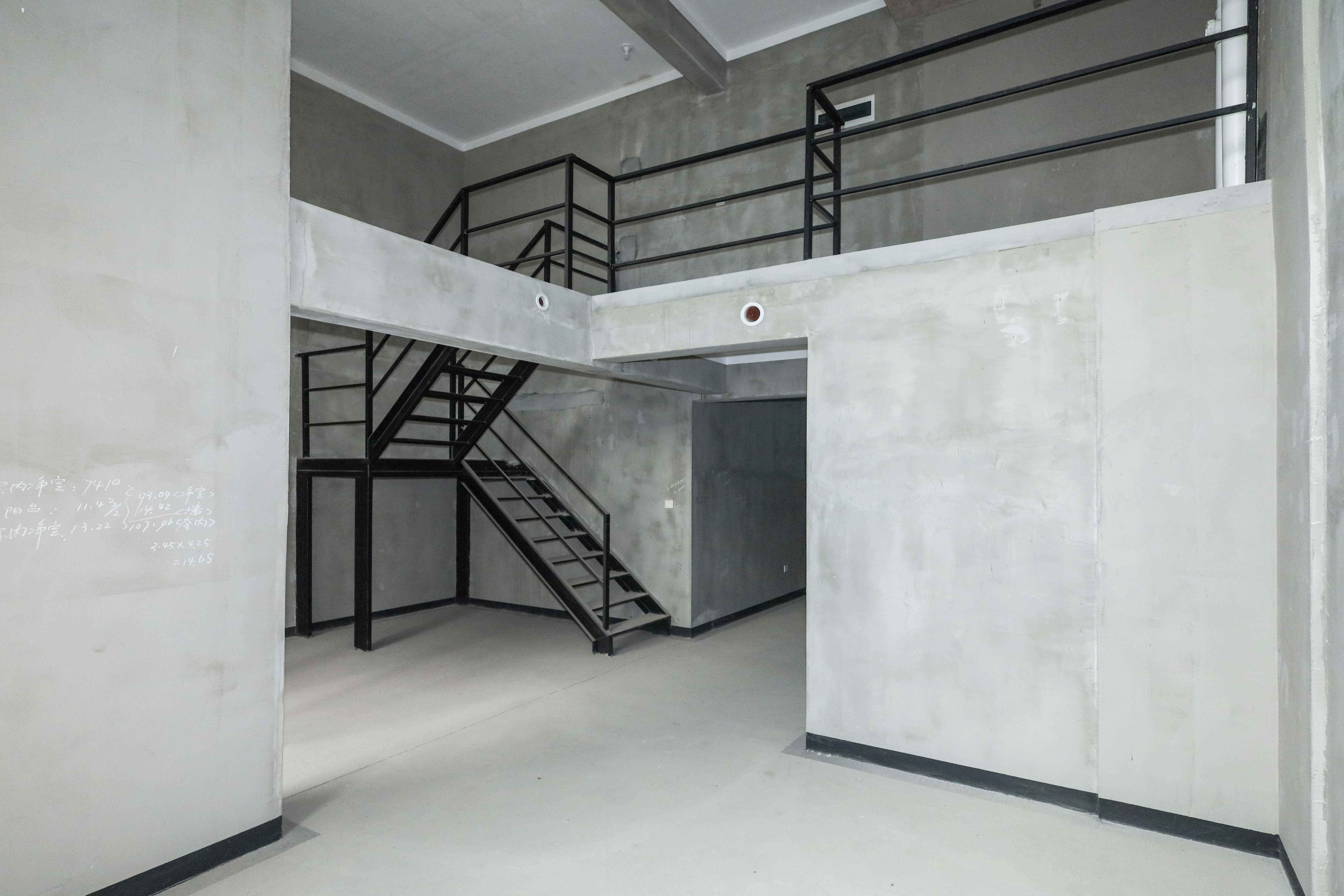 建发央著  4室2厅2卫   277.80万客厅