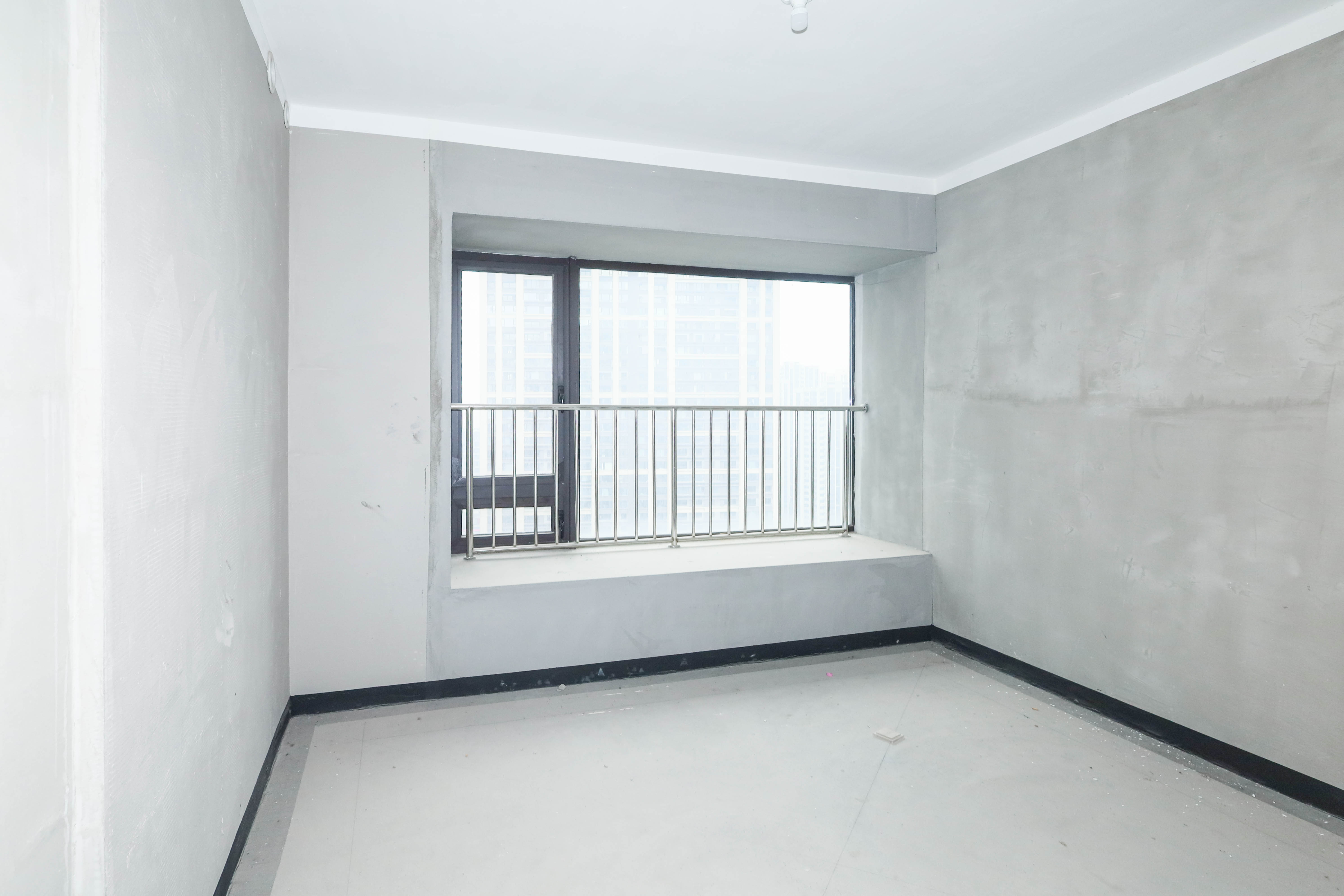 建发央著  4室2厅2卫   277.80万卧室