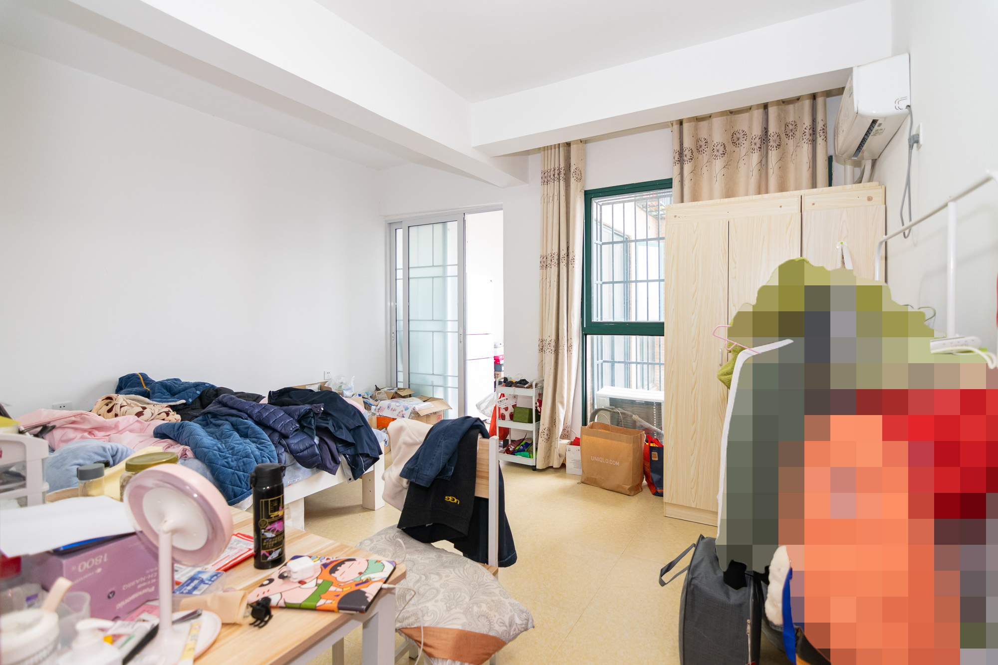 才子城  3室2厅2卫   80.00万卧室
