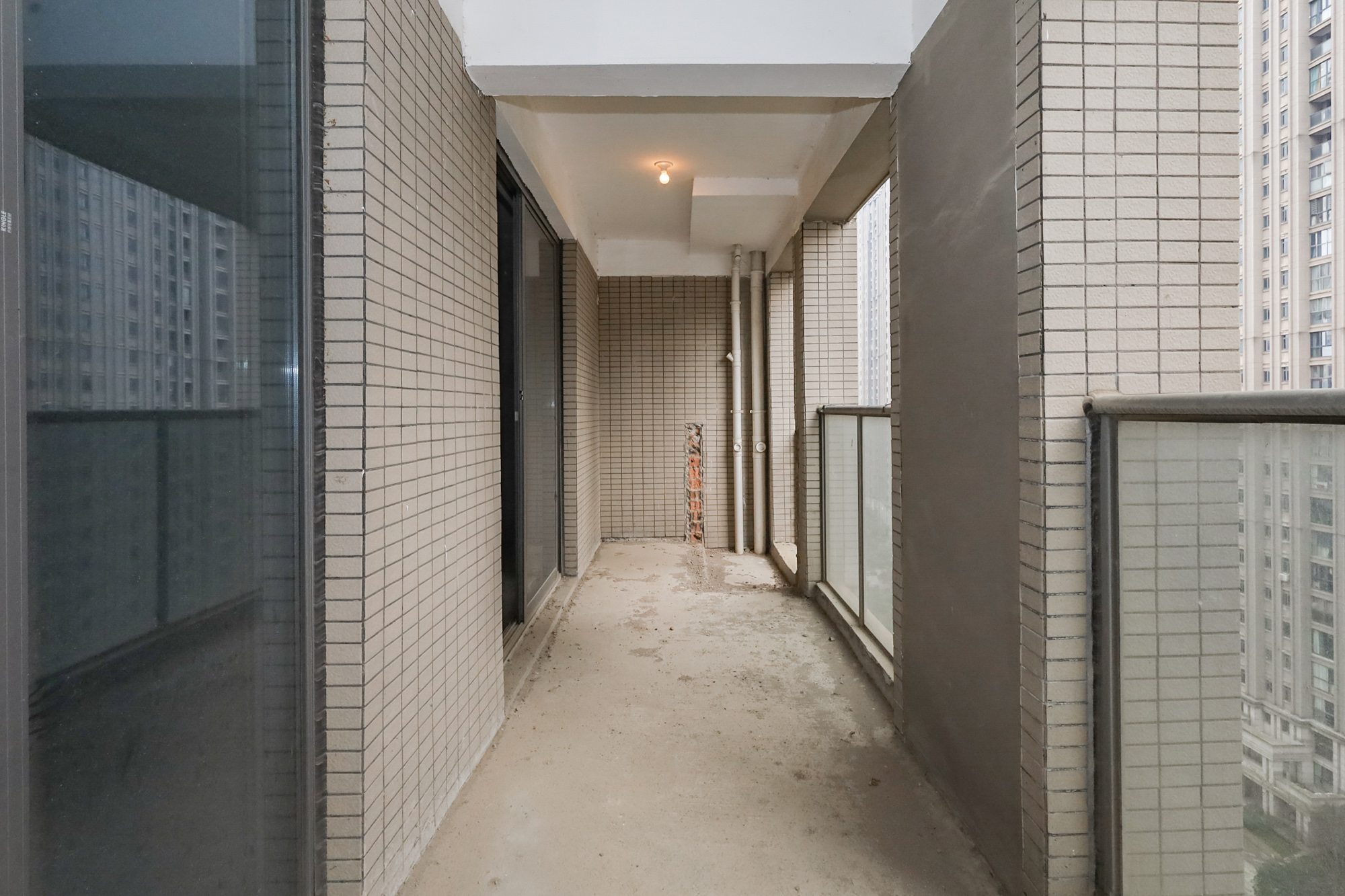 八方小区C区  3室2厅2卫   449.00万阳台