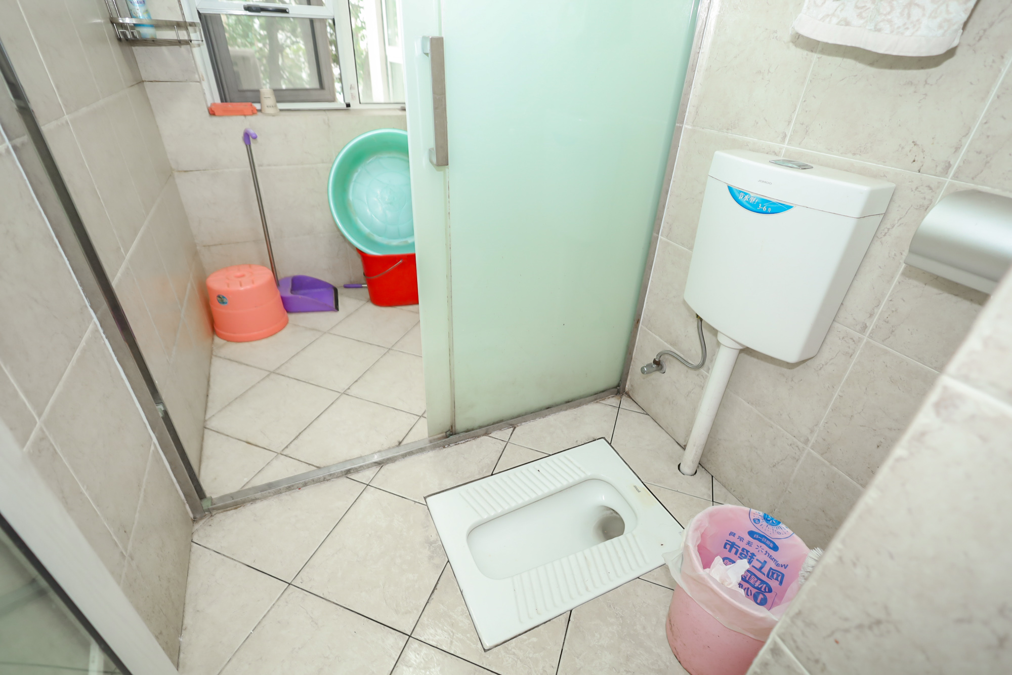 八方小区A区  4室2厅2卫    439.0万 八方小区A区  4室2厅2卫    439.0万卫生间