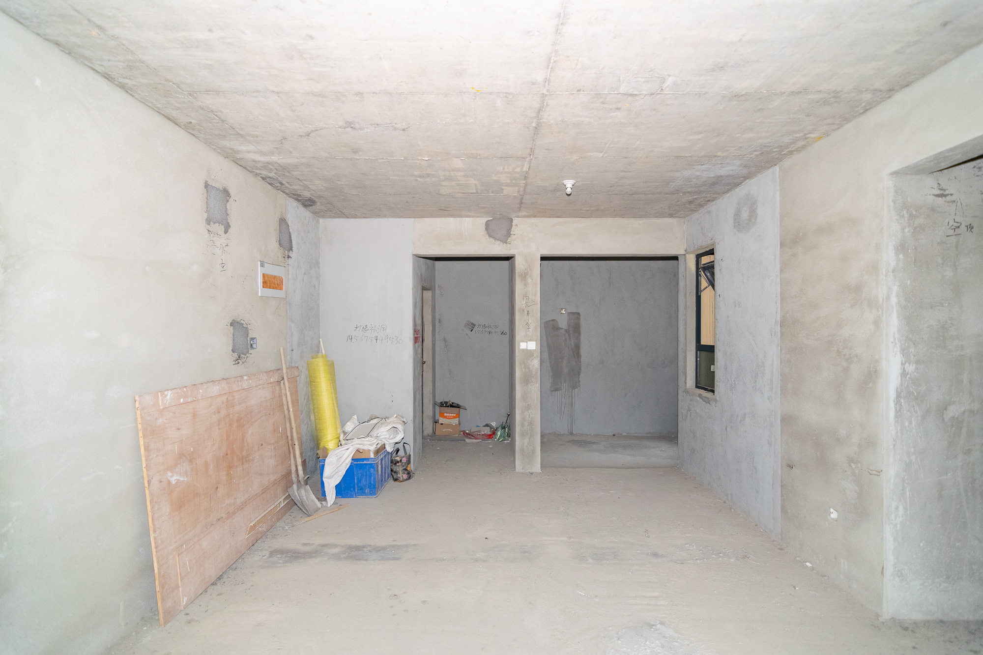 鸿海公园里 3室2厅2卫 72.0万 鸿海公园里 3室2厅2卫 72.0万客厅