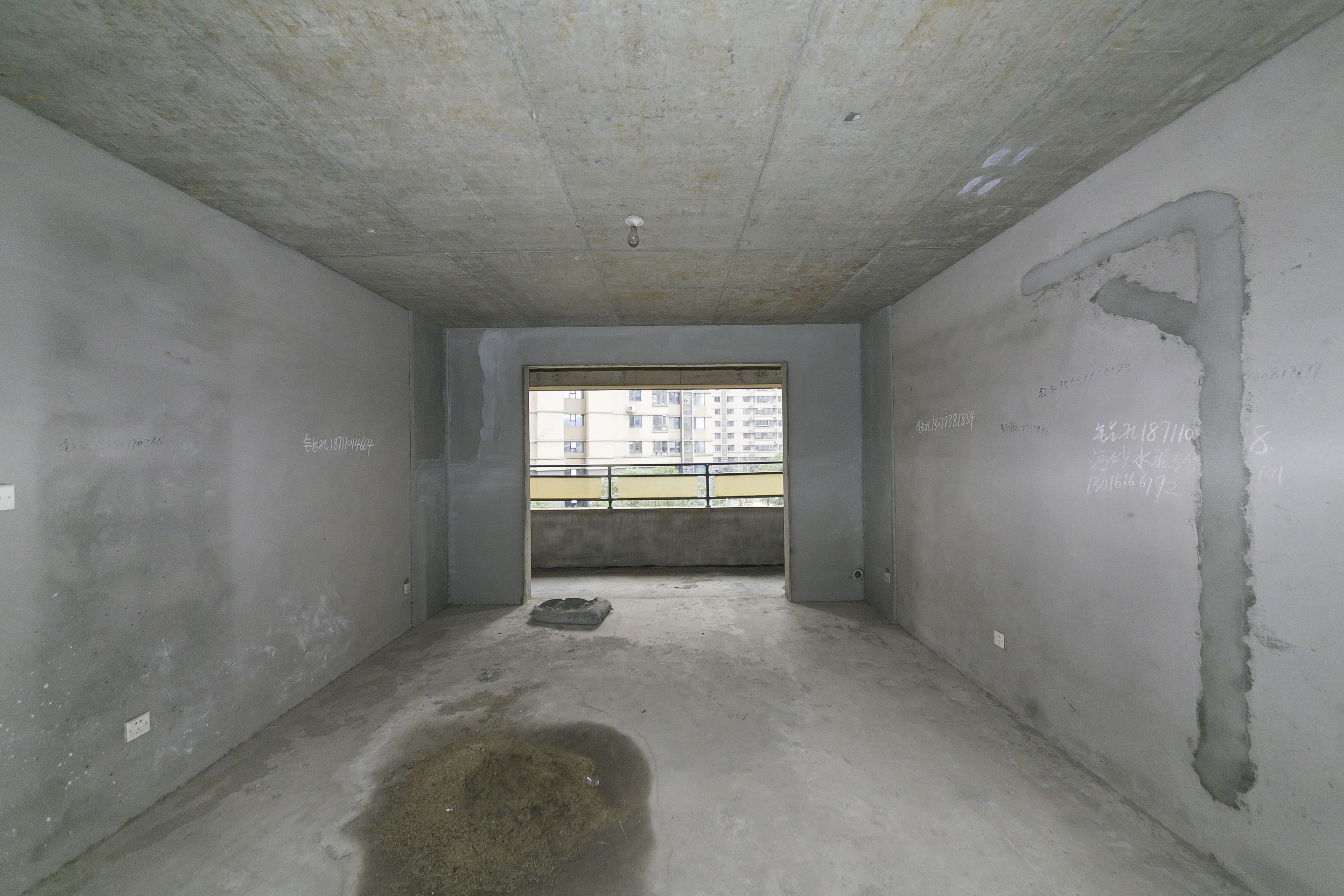 水墨林溪 5室2厅2卫 150.0万 水墨林溪 5室2厅2卫 150.0万客厅