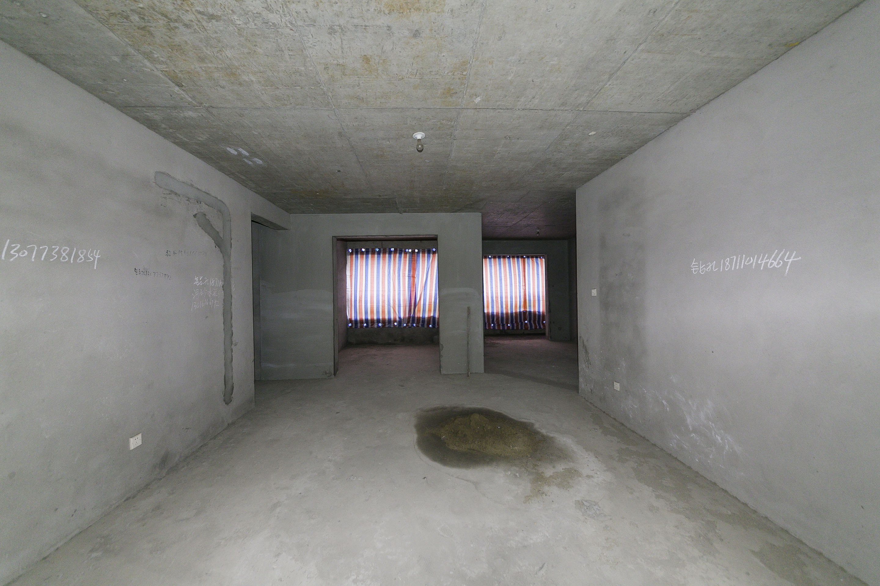 水墨林溪 5室2厅2卫 150.0万 水墨林溪 5室2厅2卫 150.0万客厅