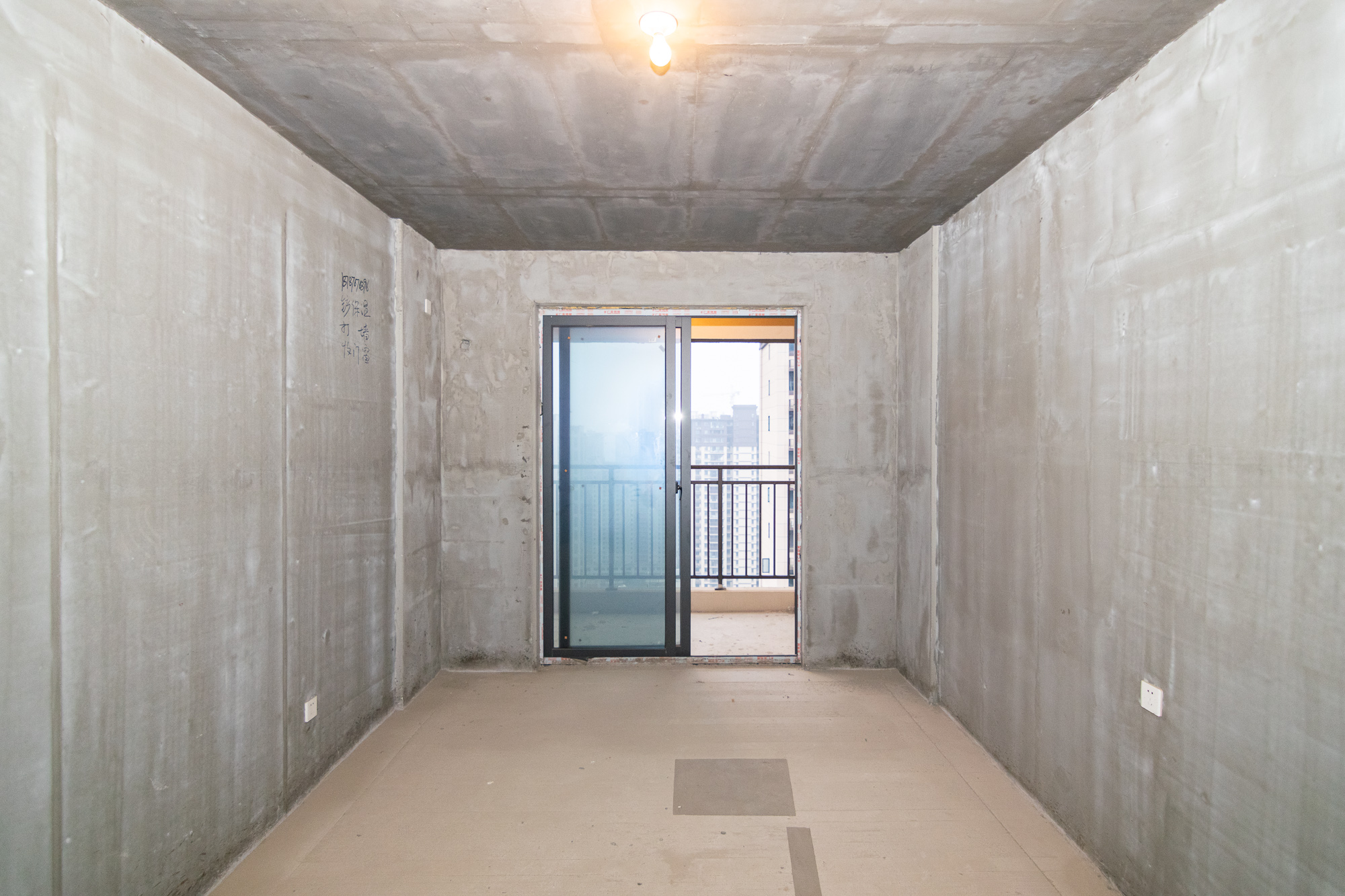 澳海望洲府  5室2厅2卫   95.00万 澳海望洲府  5室2厅2卫   95.00万卧室