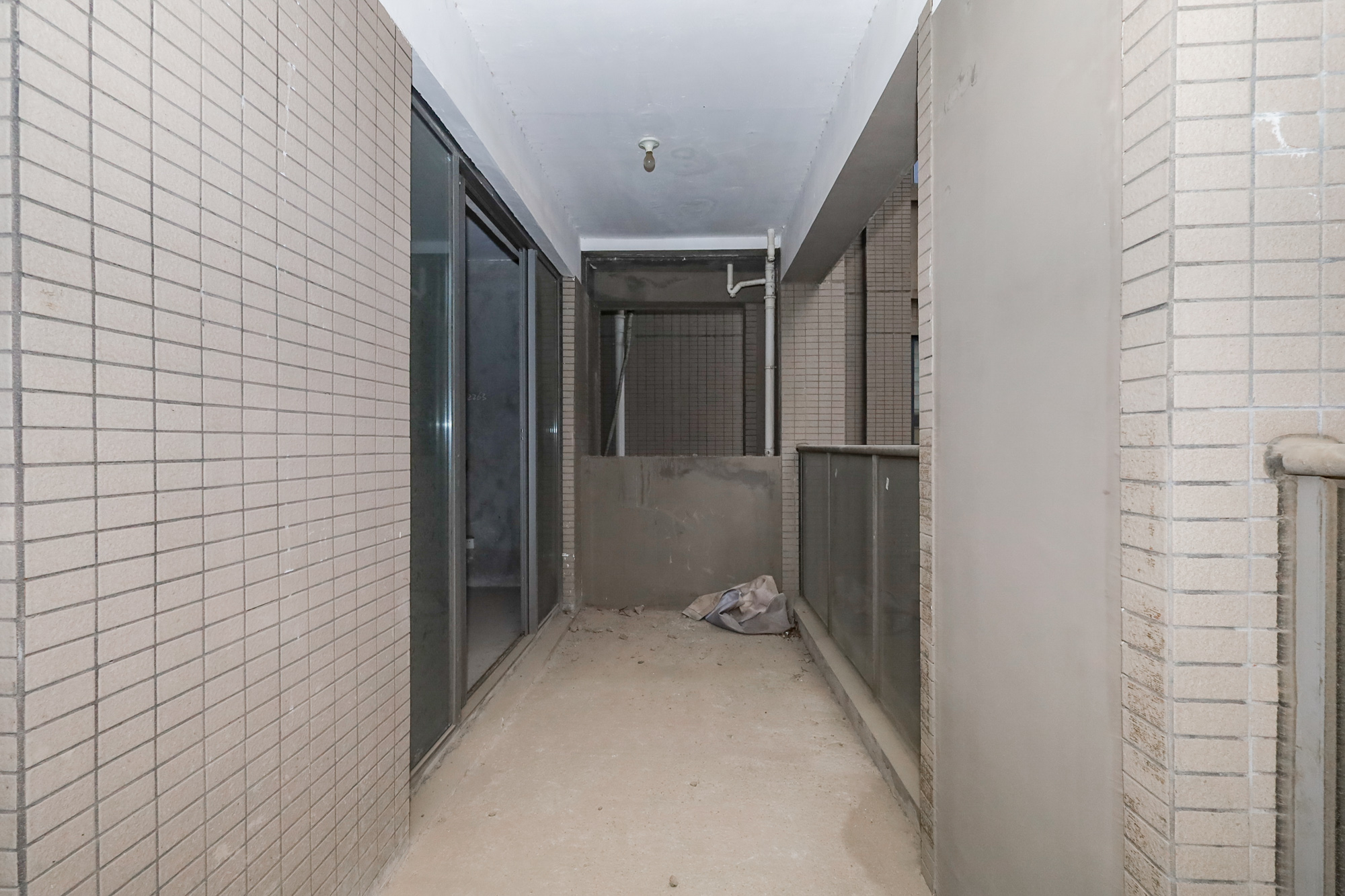 八方小区C区  3室2厅2卫   399.00万阳台