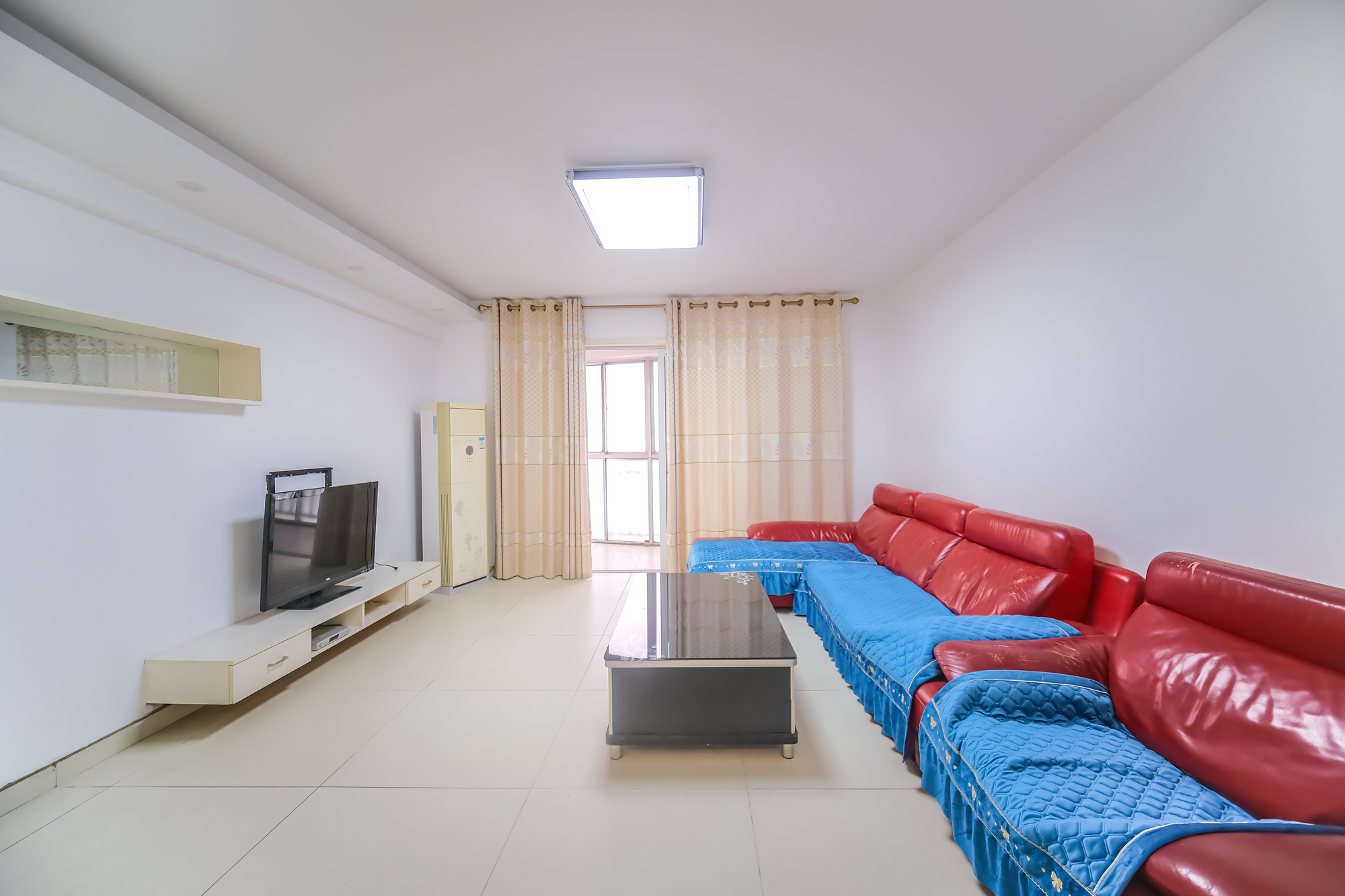 世景华庭 3室2厅1卫 75.0万 世景华庭 3室2厅1卫 75.0万客厅