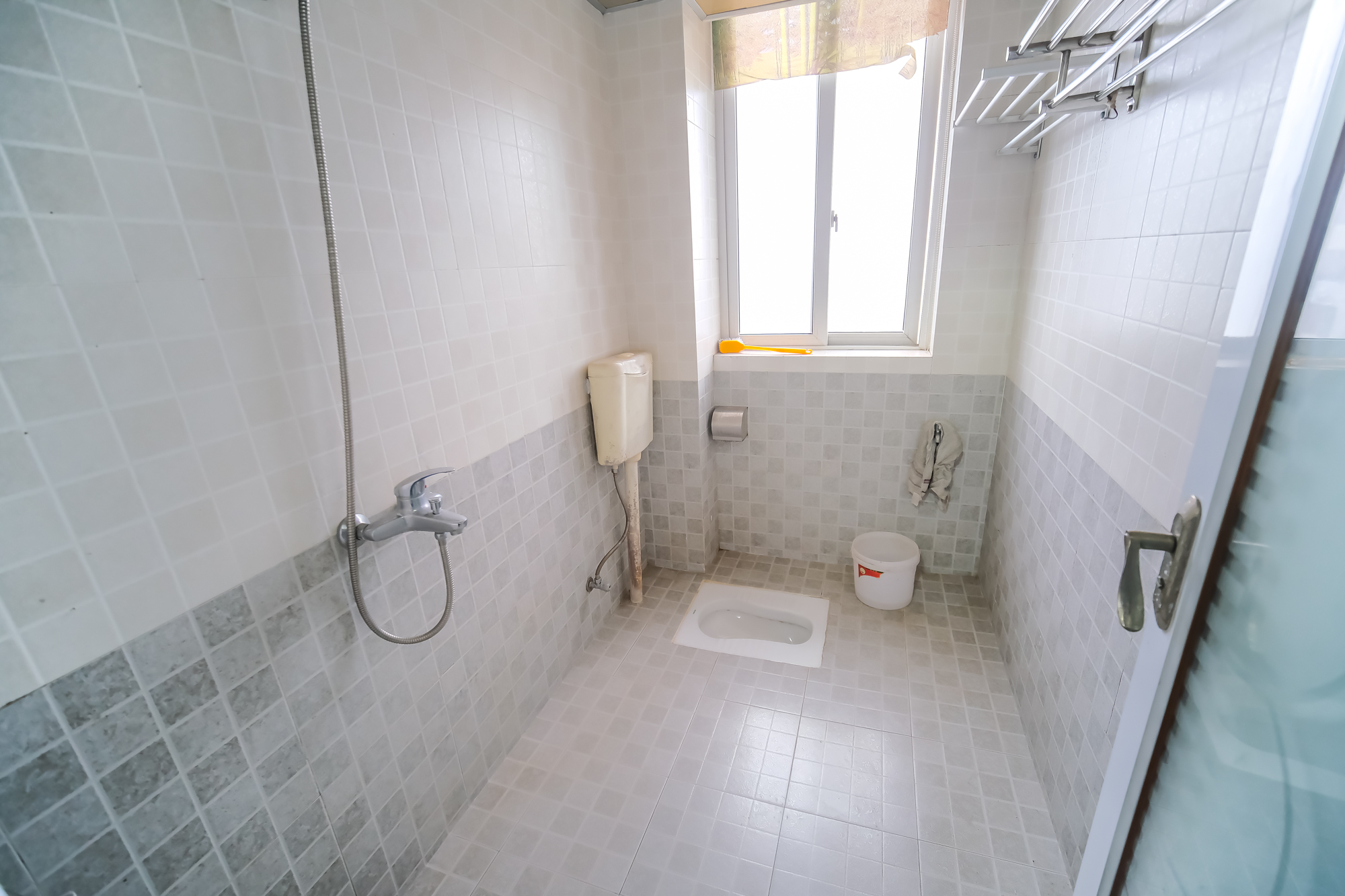 世景华庭 3室2厅1卫 75.0万 世景华庭 3室2厅1卫 75.0万卫生间