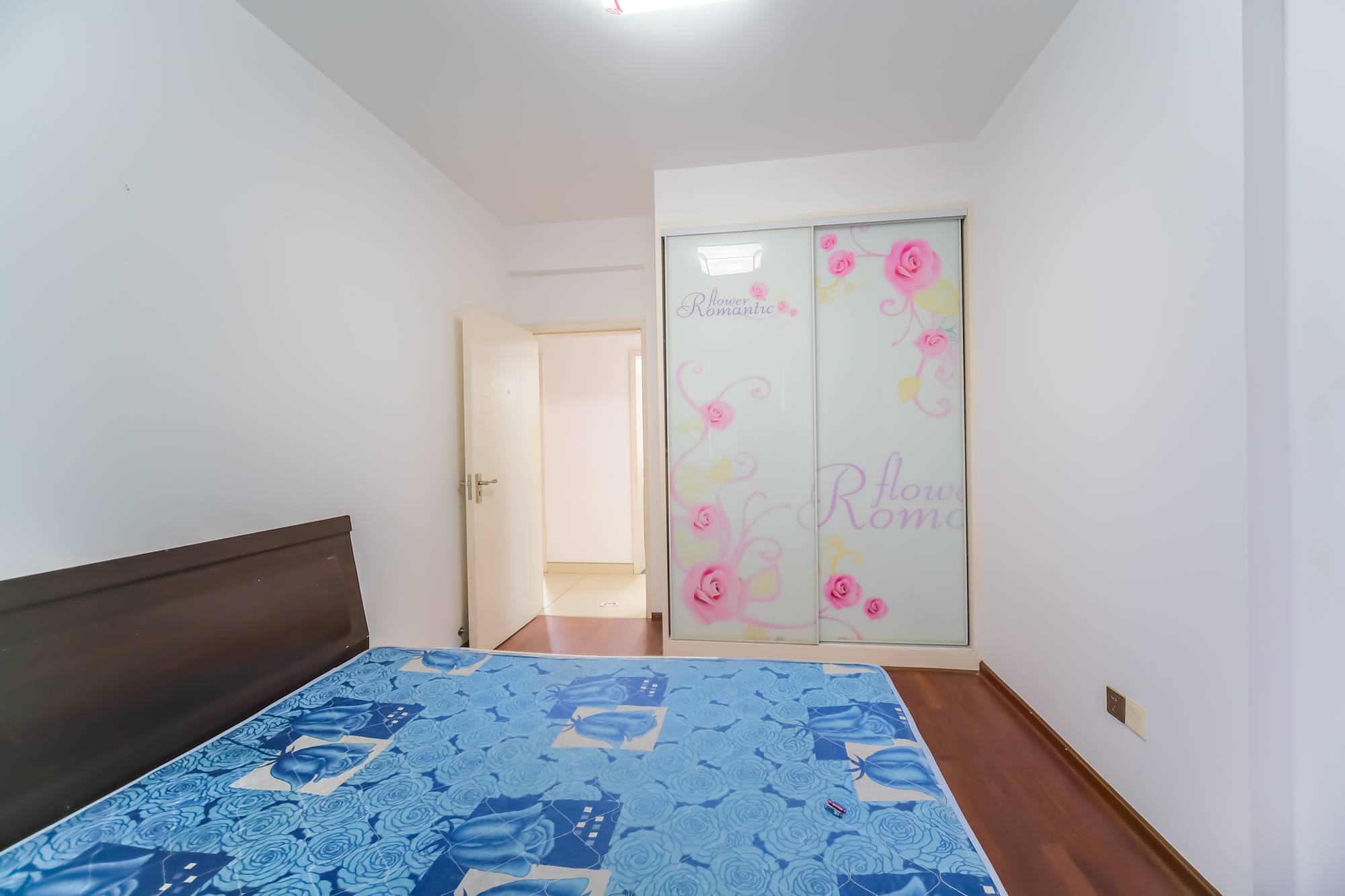 世景华庭 3室2厅1卫 75.0万 世景华庭 3室2厅1卫 75.0万卧室