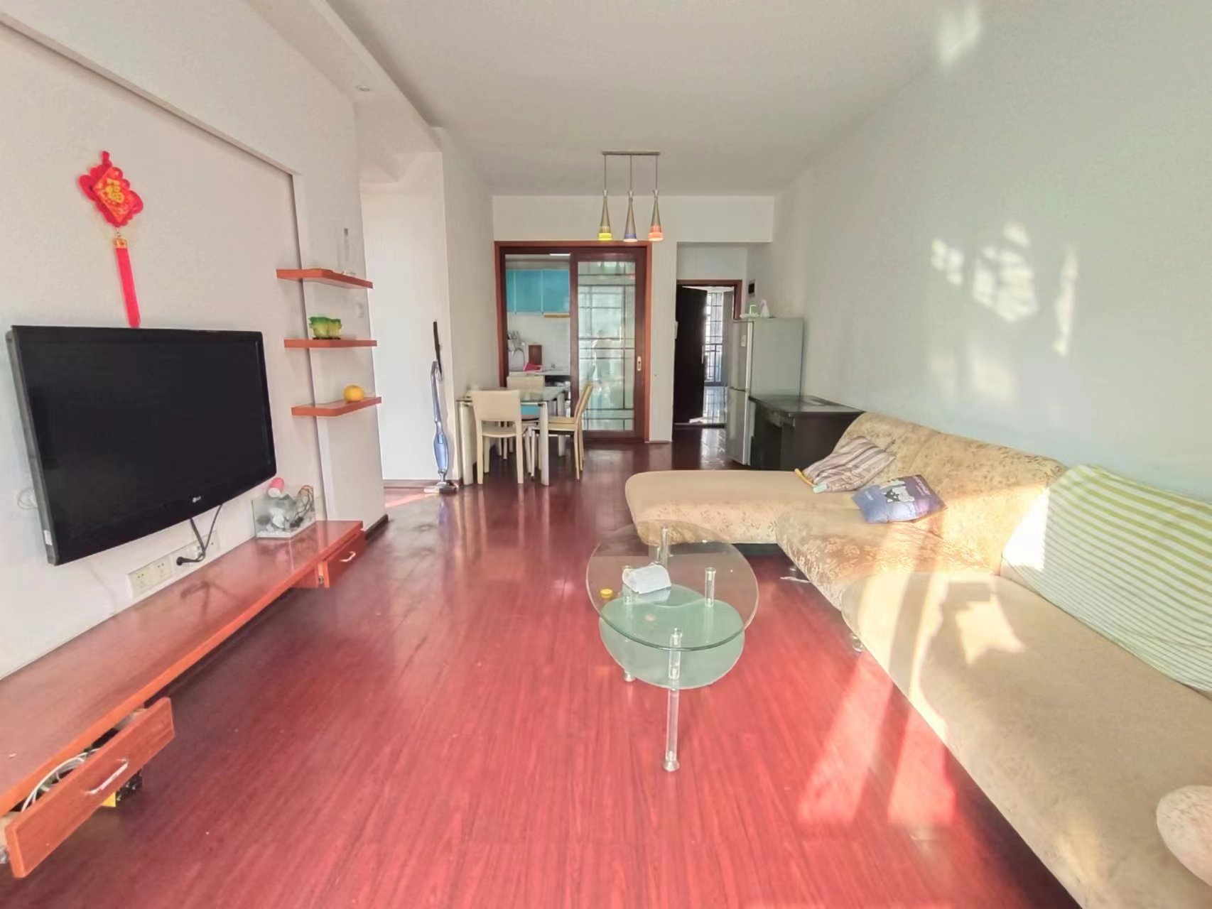 城市风景  2室2厅1卫    38.5万 城市风景  2室2厅1卫    38.5万室内图