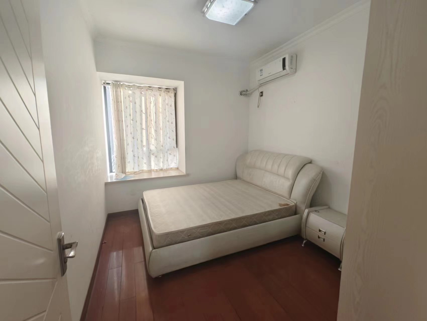 新桂广场  3室2厅2卫    68.0万 新桂广场  3室2厅2卫    68.0万室内图