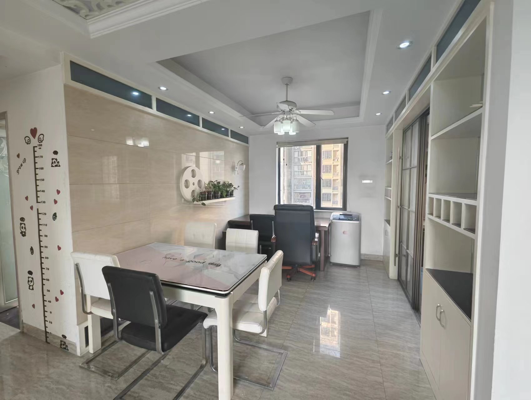 新桂广场  3室2厅2卫    68.0万 新桂广场  3室2厅2卫    68.0万室内图