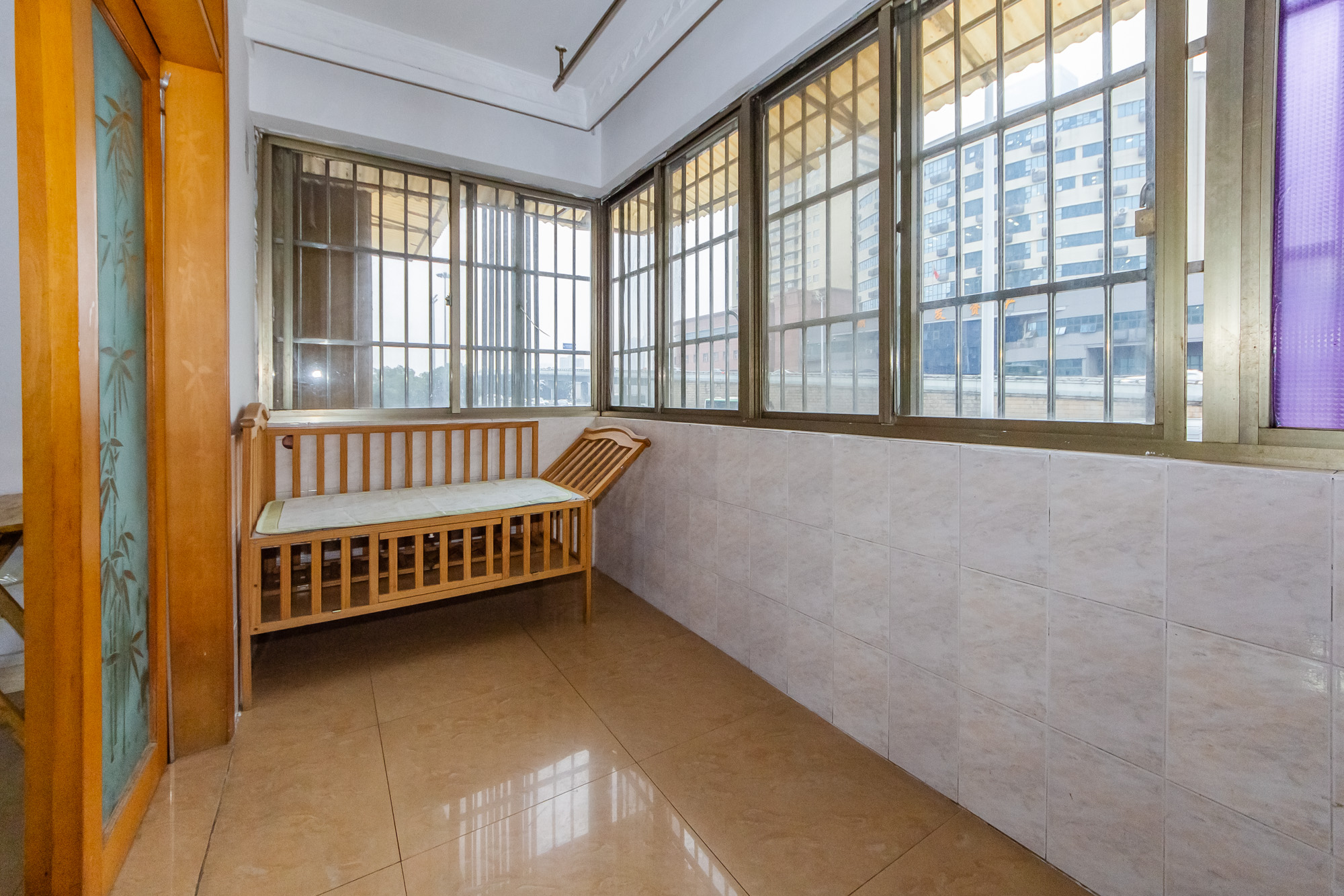 友谊社区（建湘瓷厂住宅小区）  3室2厅2卫    87.99万阳台