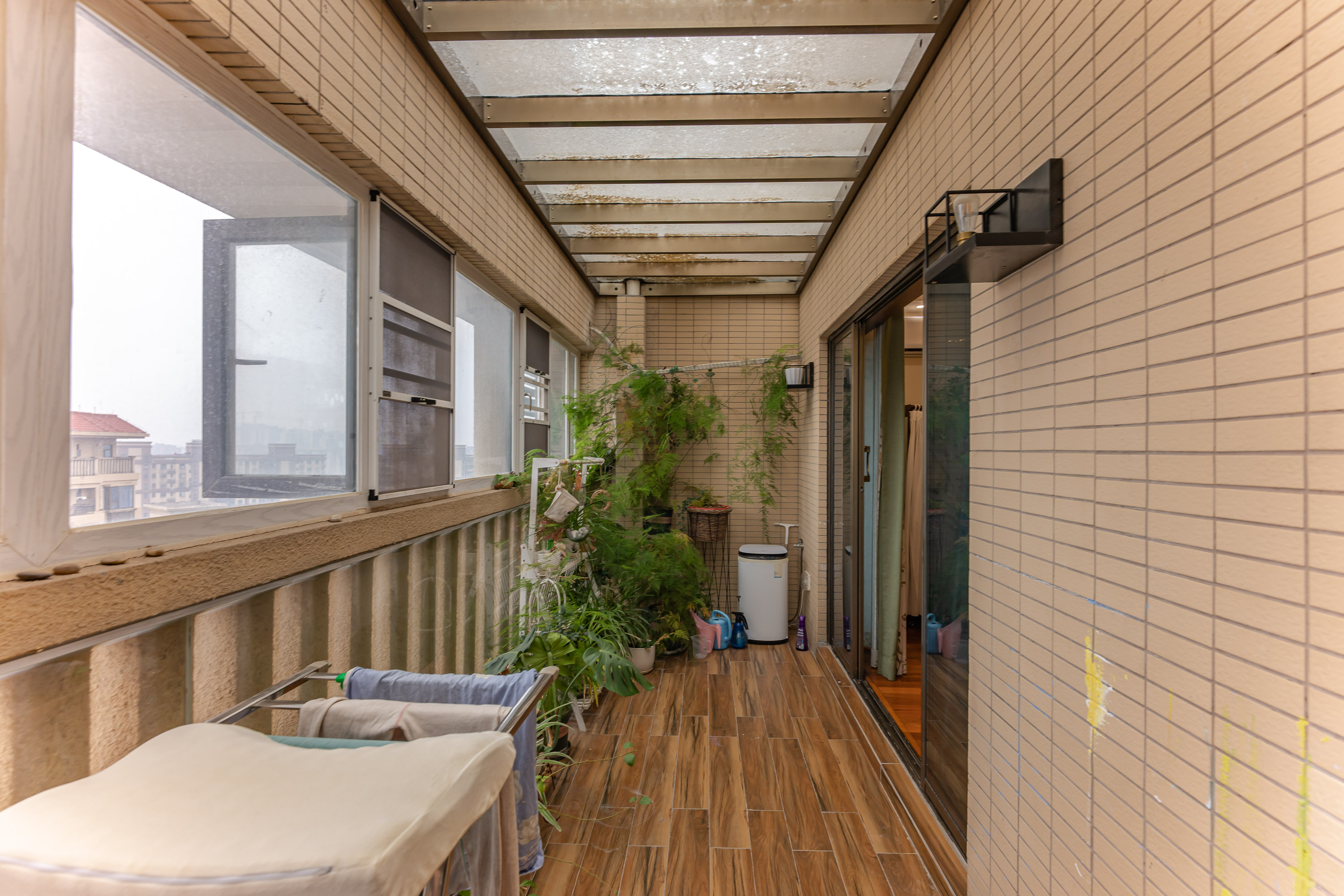 江山帝景哈佛  4室2厅3卫   228.00万阳台