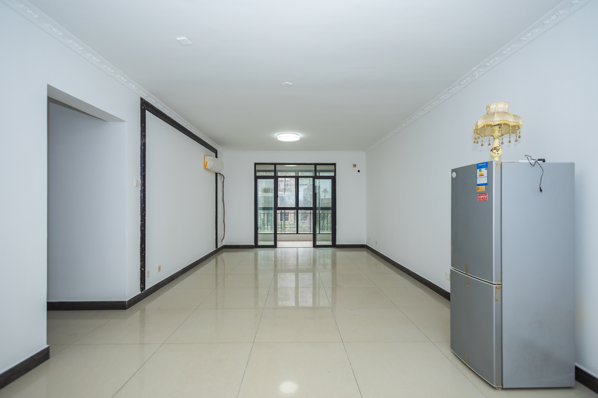 华润凤凰城一期 3室2厅1卫 87.8万 华润凤凰城一期 3室2厅1卫 87.8万客厅