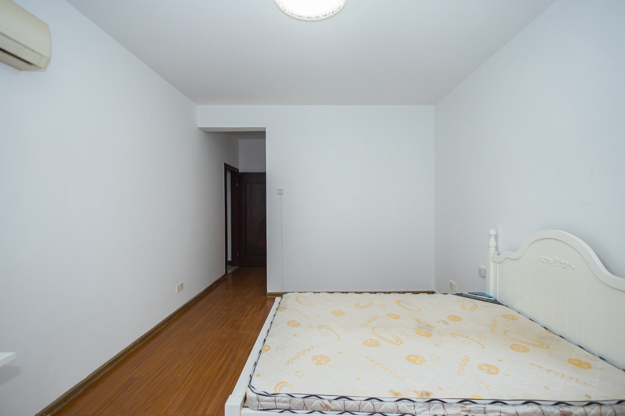 华润凤凰城一期 3室2厅1卫 87.8万 华润凤凰城一期 3室2厅1卫 87.8万卧室