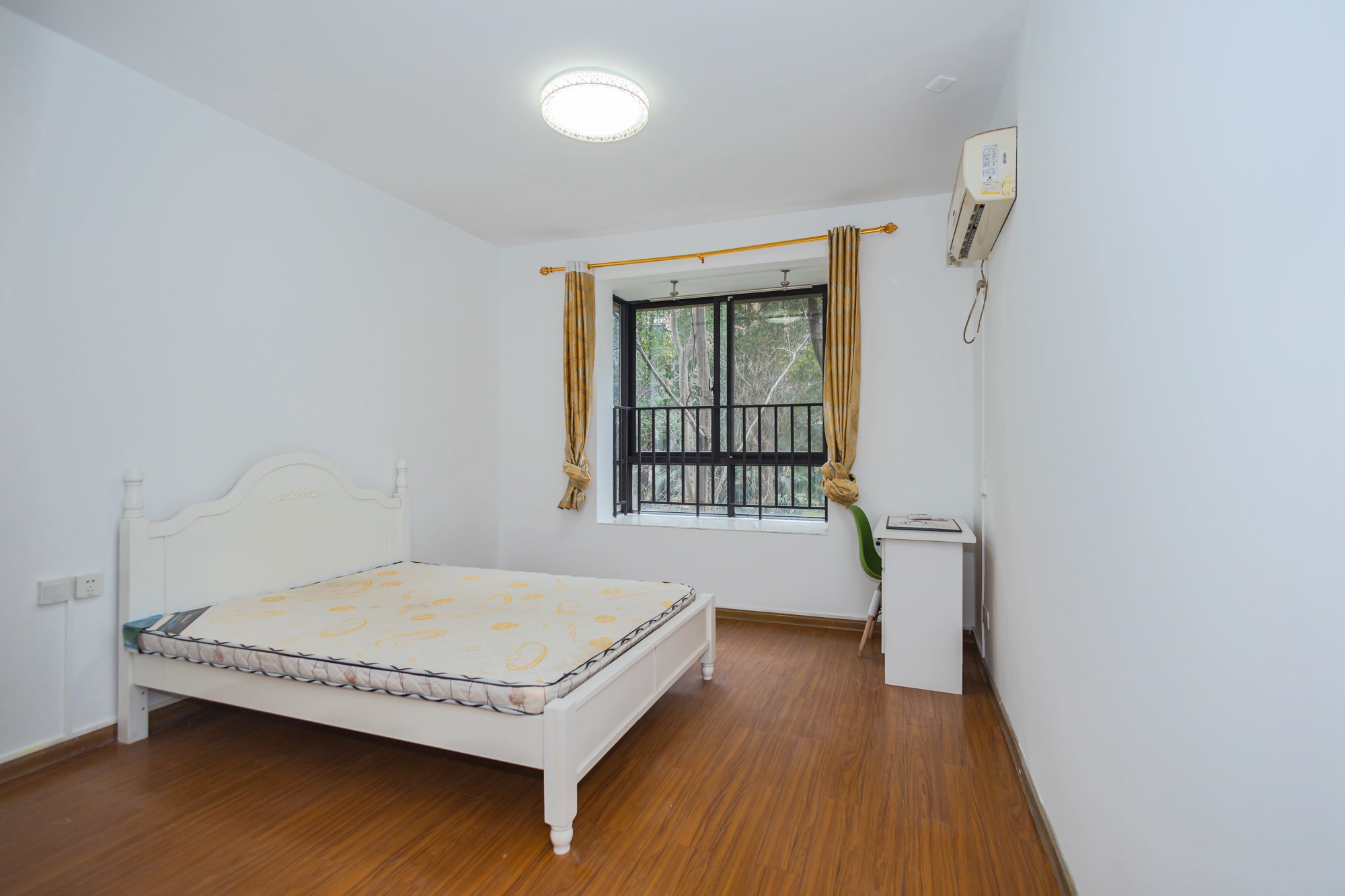 华润凤凰城一期 3室2厅1卫 87.8万 华润凤凰城一期 3室2厅1卫 87.8万卧室