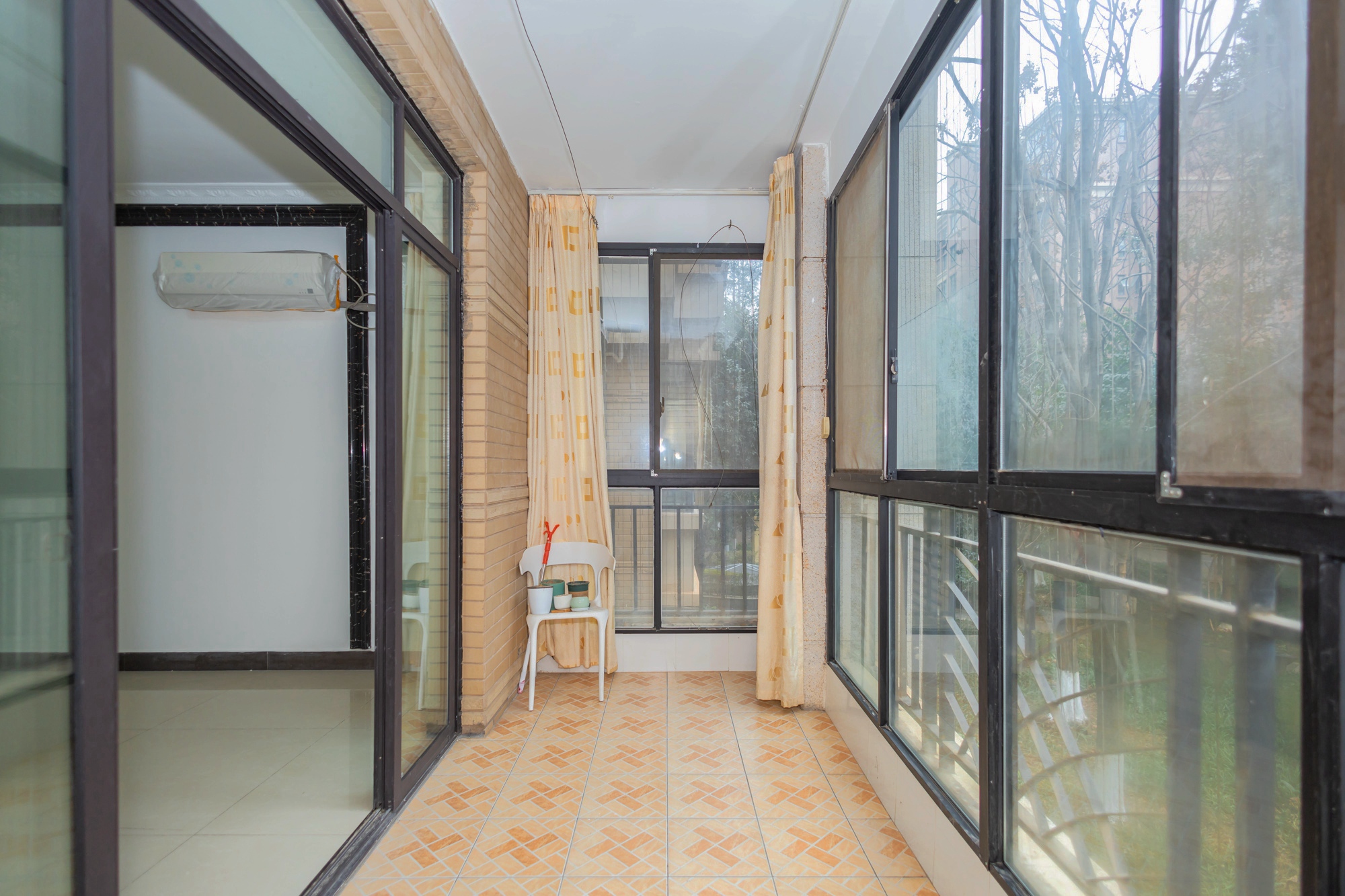 华润凤凰城一期 3室2厅1卫 87.8万 华润凤凰城一期 3室2厅1卫 87.8万阳台