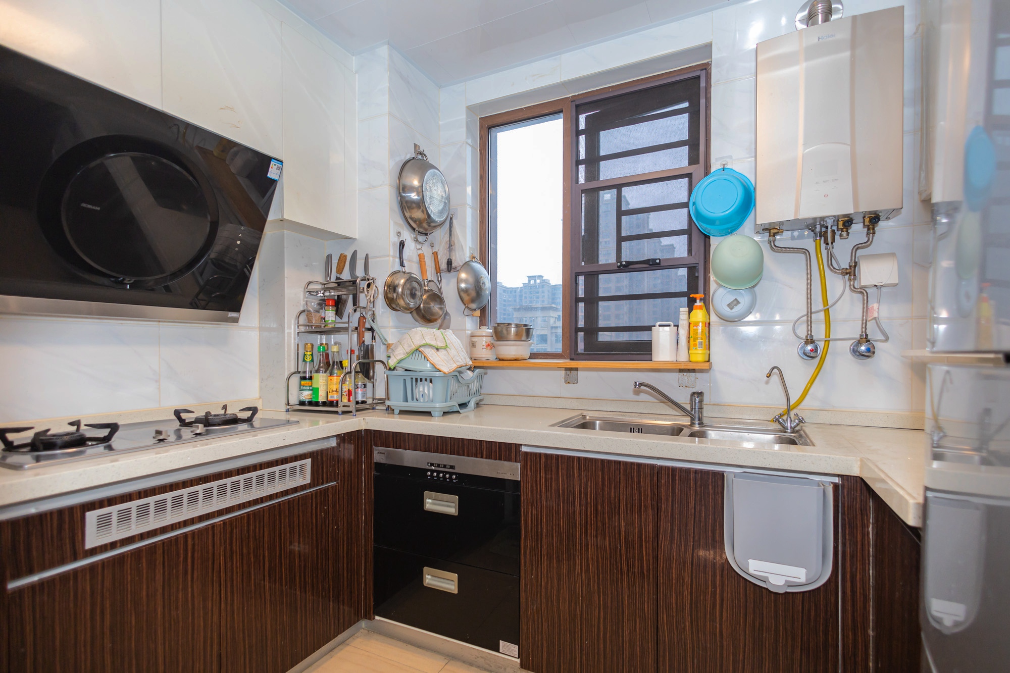 碧桂园中央花园 4室2厅2卫 136.0万 碧桂园中央花园 4室2厅2卫 136.0万厨房