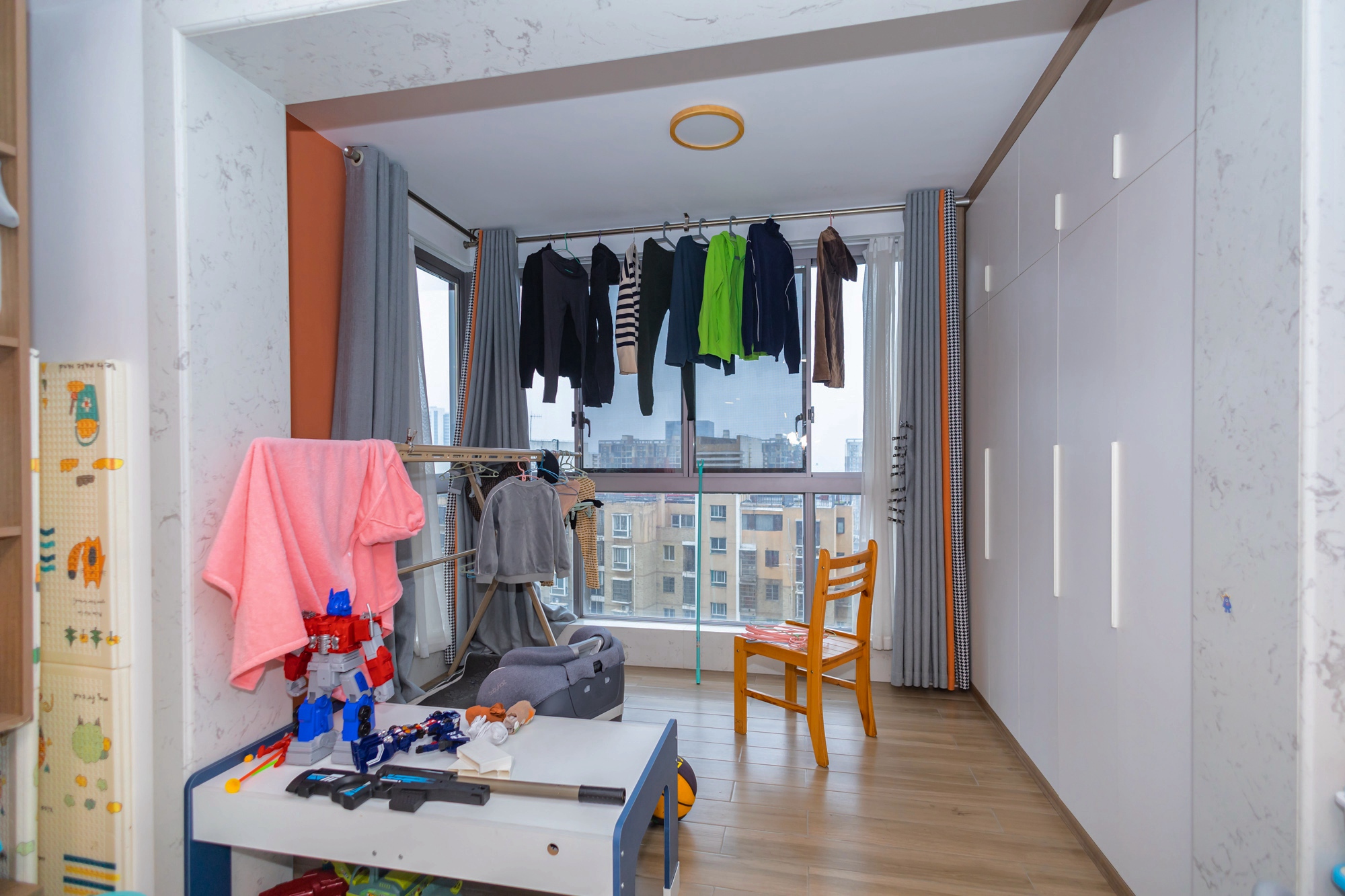 碧桂园中央花园 4室2厅2卫 136.0万 碧桂园中央花园 4室2厅2卫 136.0万阳台