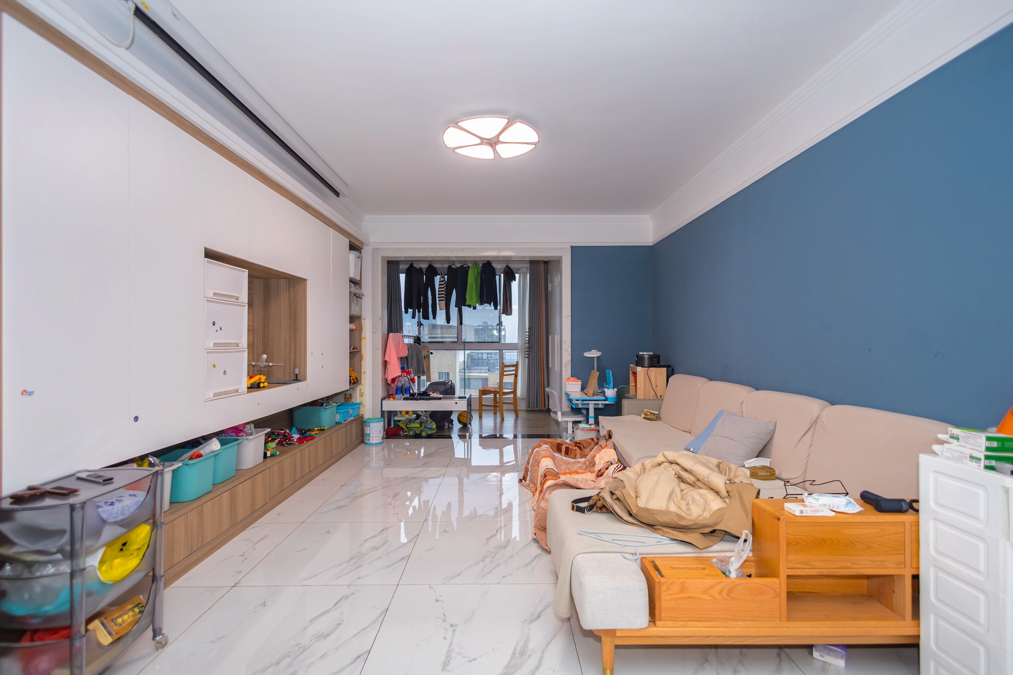 碧桂园中央花园 4室2厅2卫 136.0万 碧桂园中央花园 4室2厅2卫 136.0万客厅