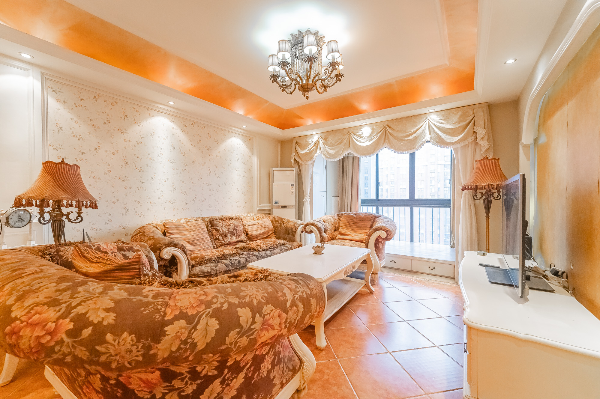 华润凤凰城二期 2室2厅1卫 65.0万 华润凤凰城二期 2室2厅1卫 65.0万客厅