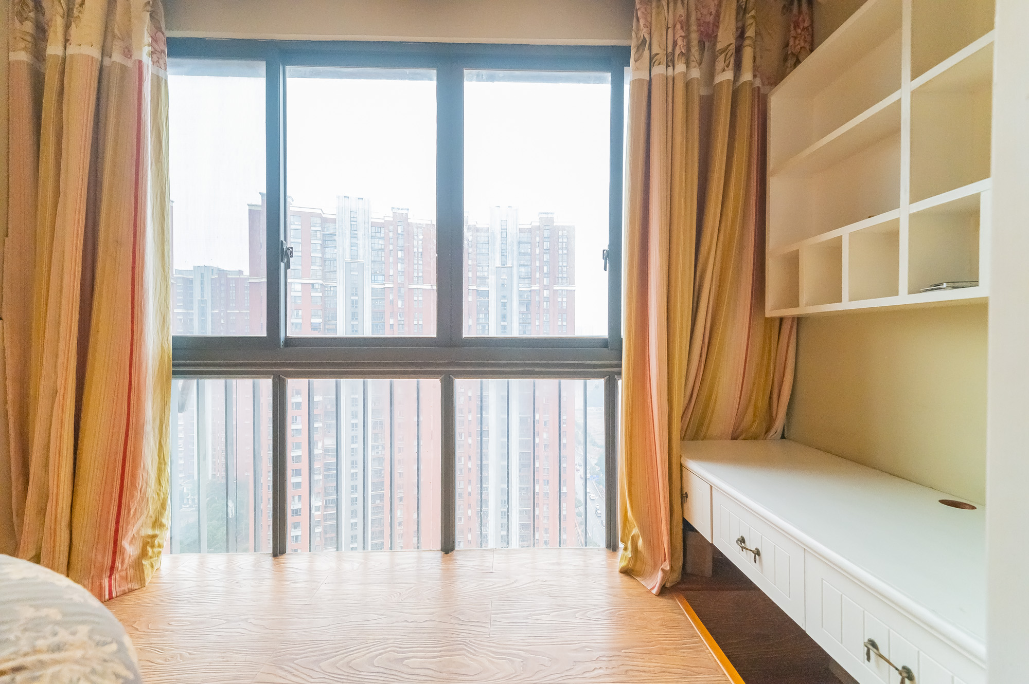 华润凤凰城二期 2室2厅1卫 65.0万 华润凤凰城二期 2室2厅1卫 65.0万阳台