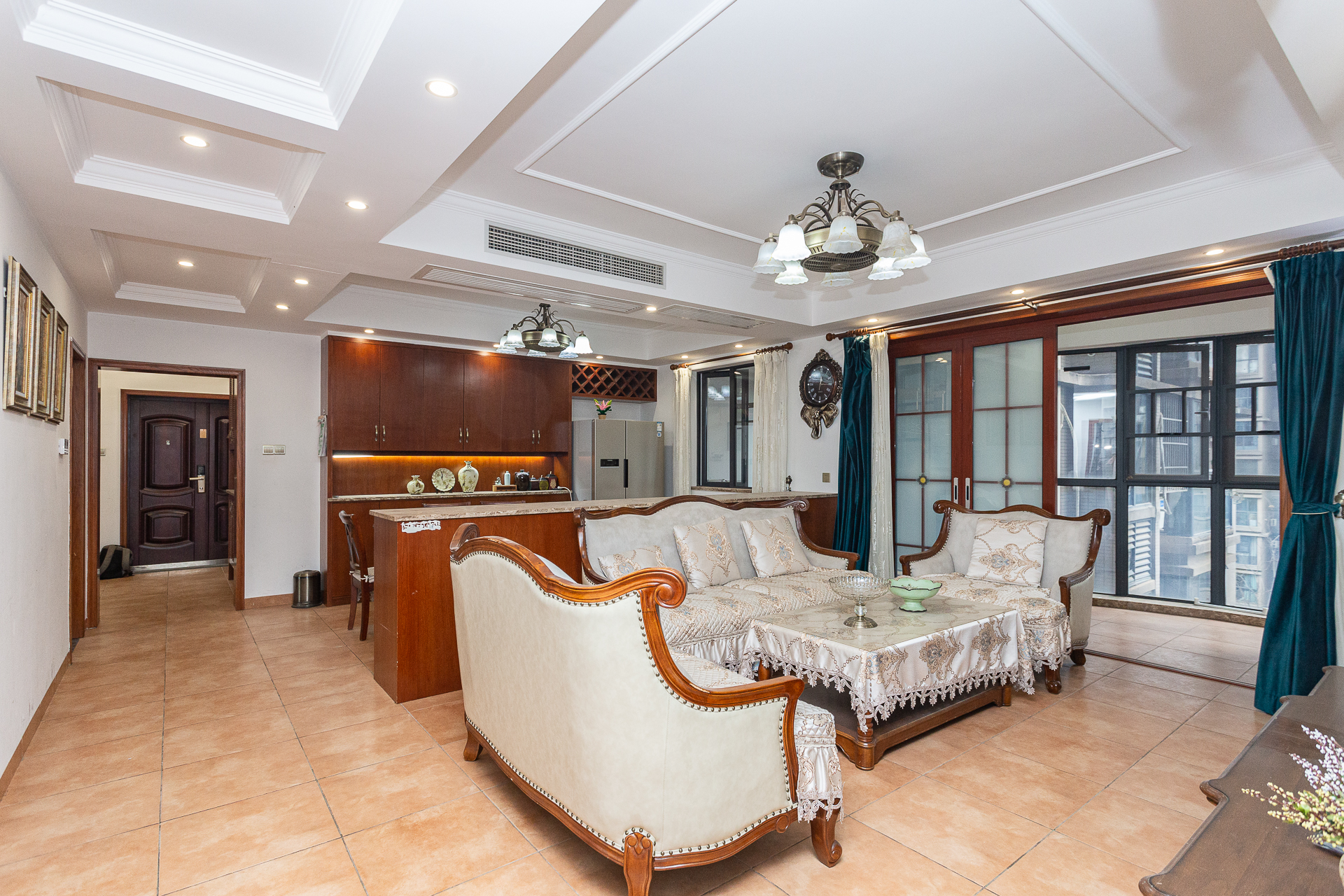 名家翡翠花园 3室2厅1卫 150.00万 名家翡翠花园 3室2厅1卫 150.00万客厅