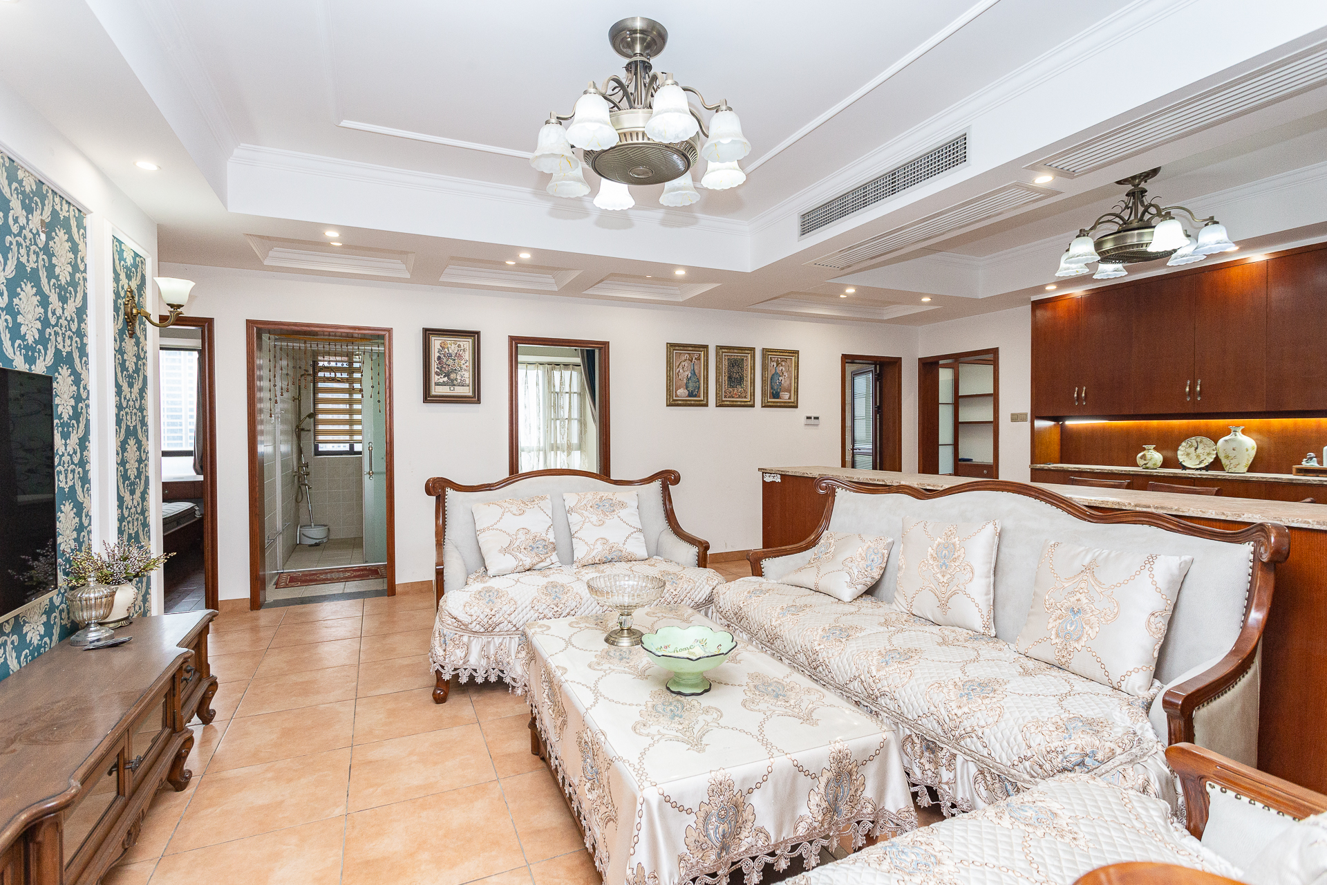 名家翡翠花园 3室2厅1卫 150.00万 名家翡翠花园 3室2厅1卫 150.00万客厅