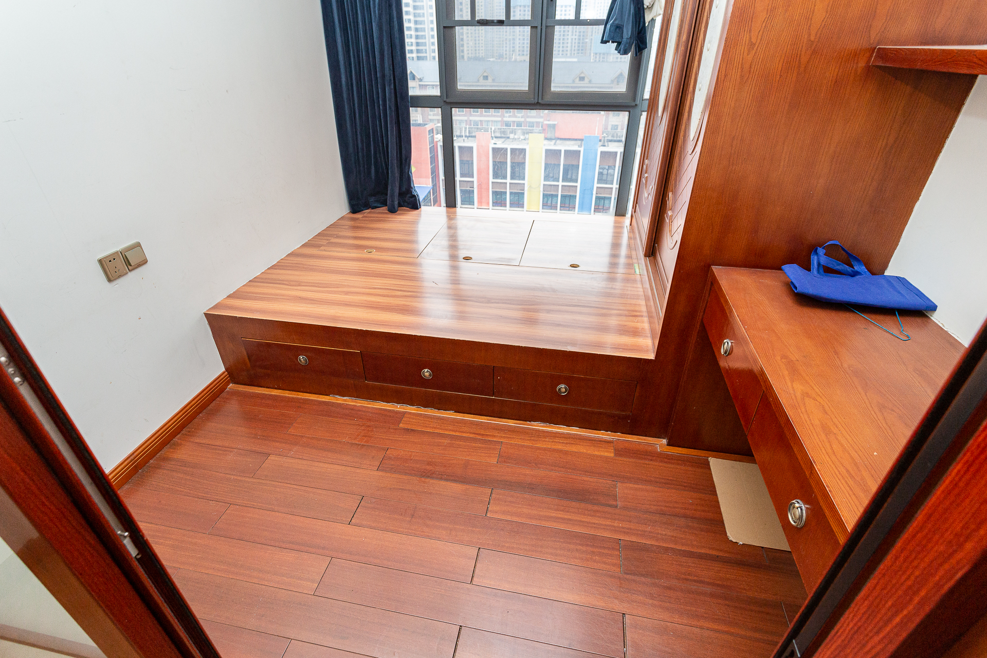 名家翡翠花园 3室2厅1卫 150.00万 名家翡翠花园 3室2厅1卫 150.00万卧室