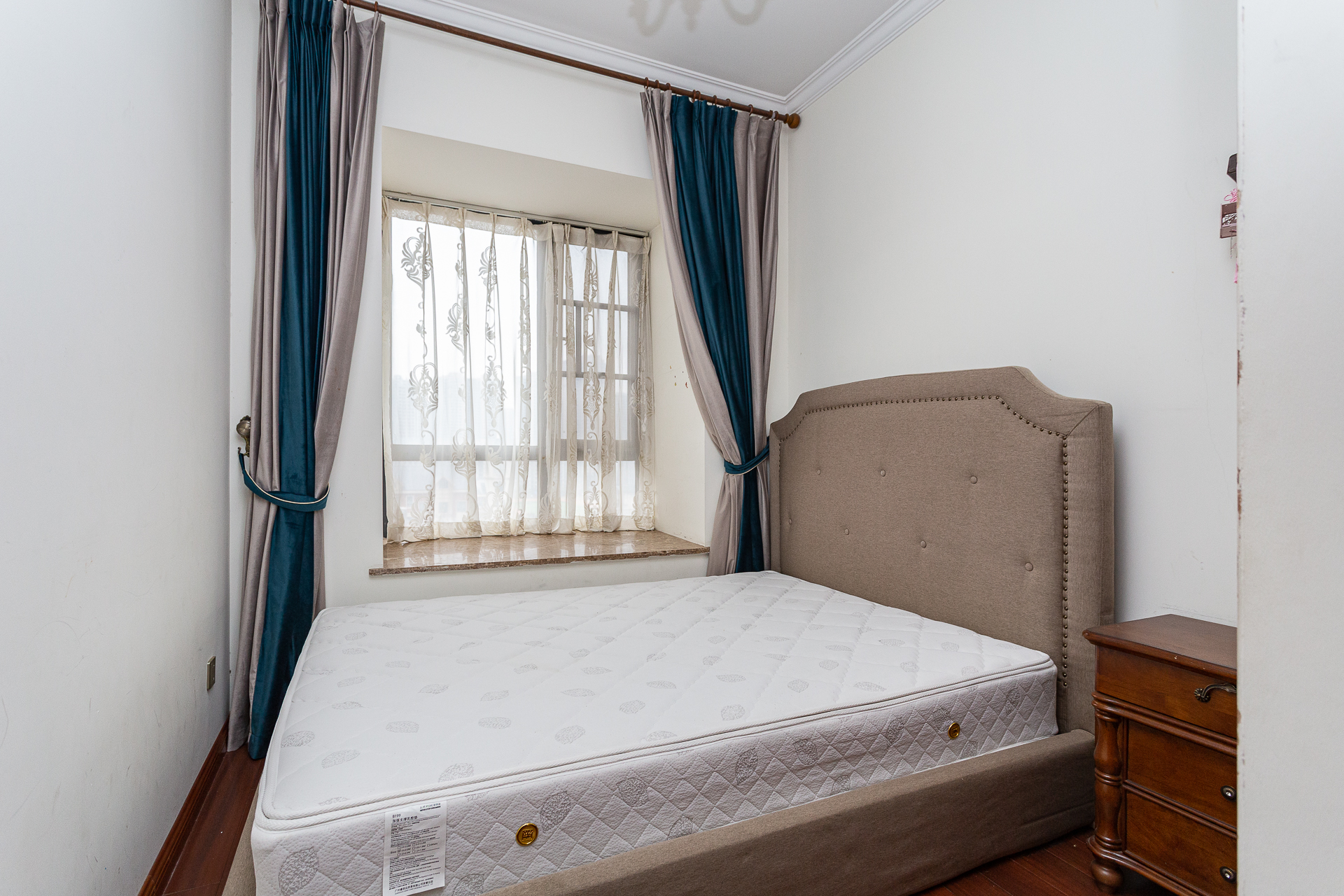 名家翡翠花园 3室2厅1卫 150.00万 名家翡翠花园 3室2厅1卫 150.00万卧室