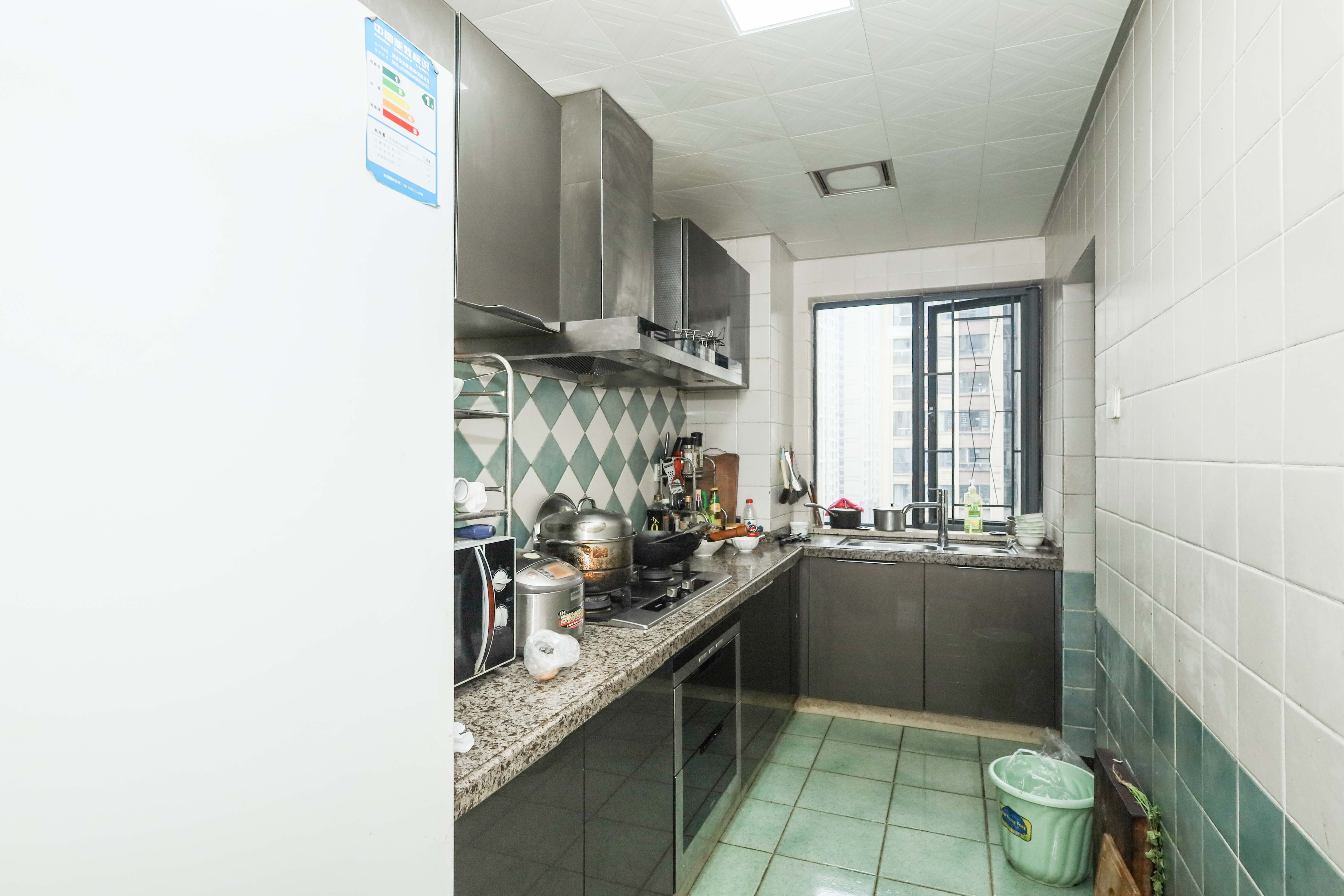 中海梅溪湖壹号  3室2厅1卫    176.0万厨房