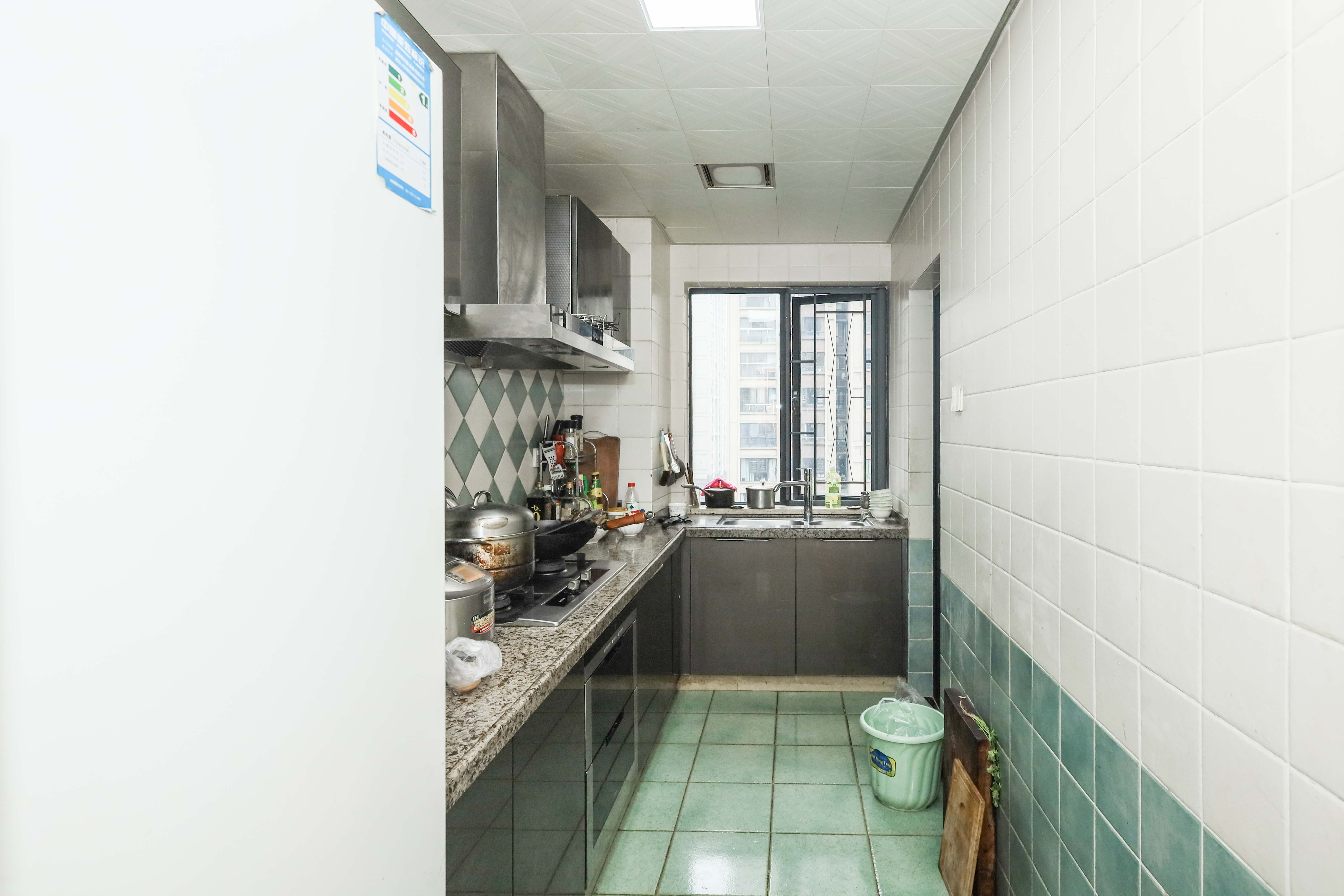 中海梅溪湖壹号  3室2厅1卫    176.0万厨房