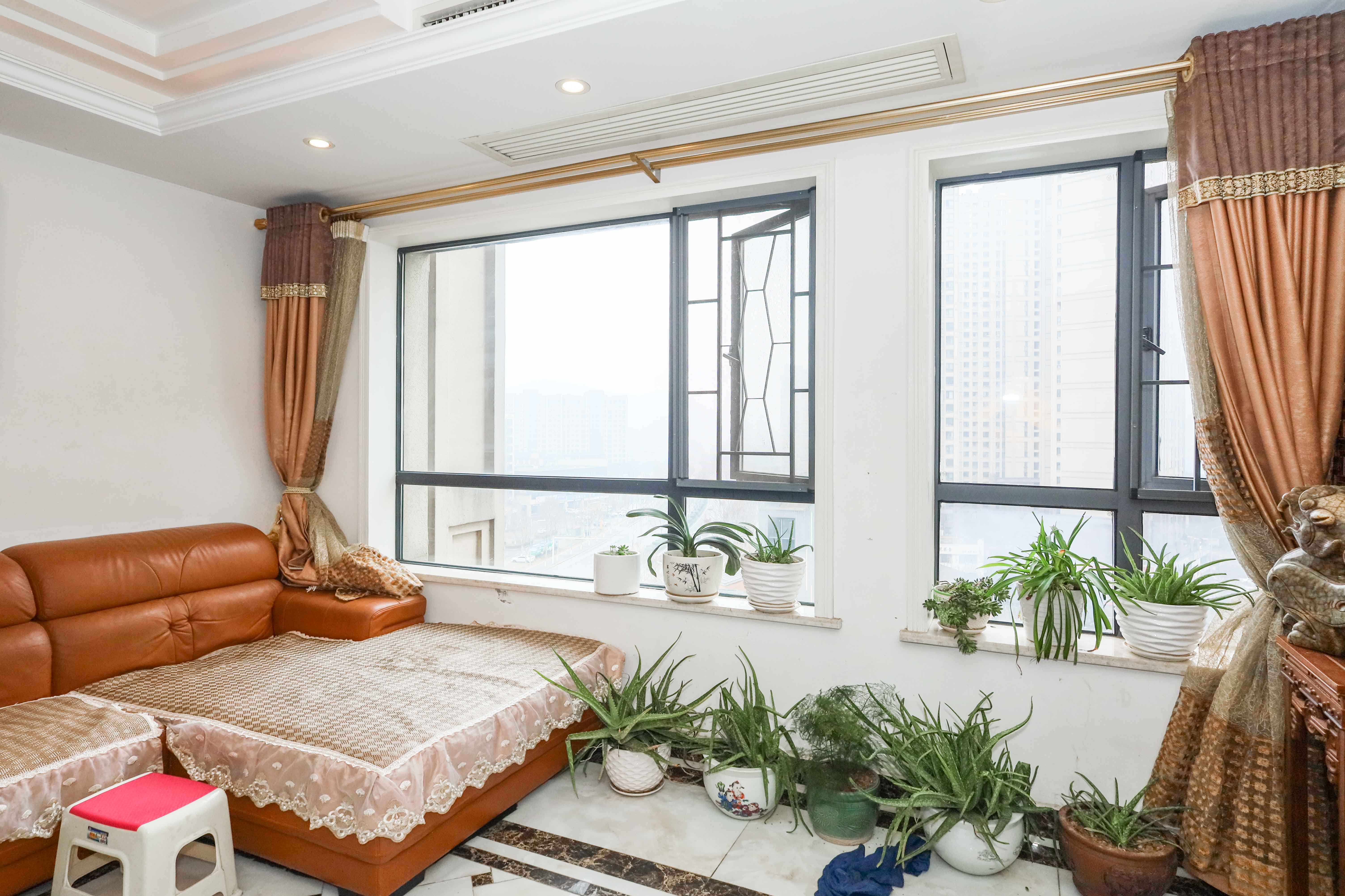 中海梅溪湖壹号  3室2厅1卫    176.0万其他