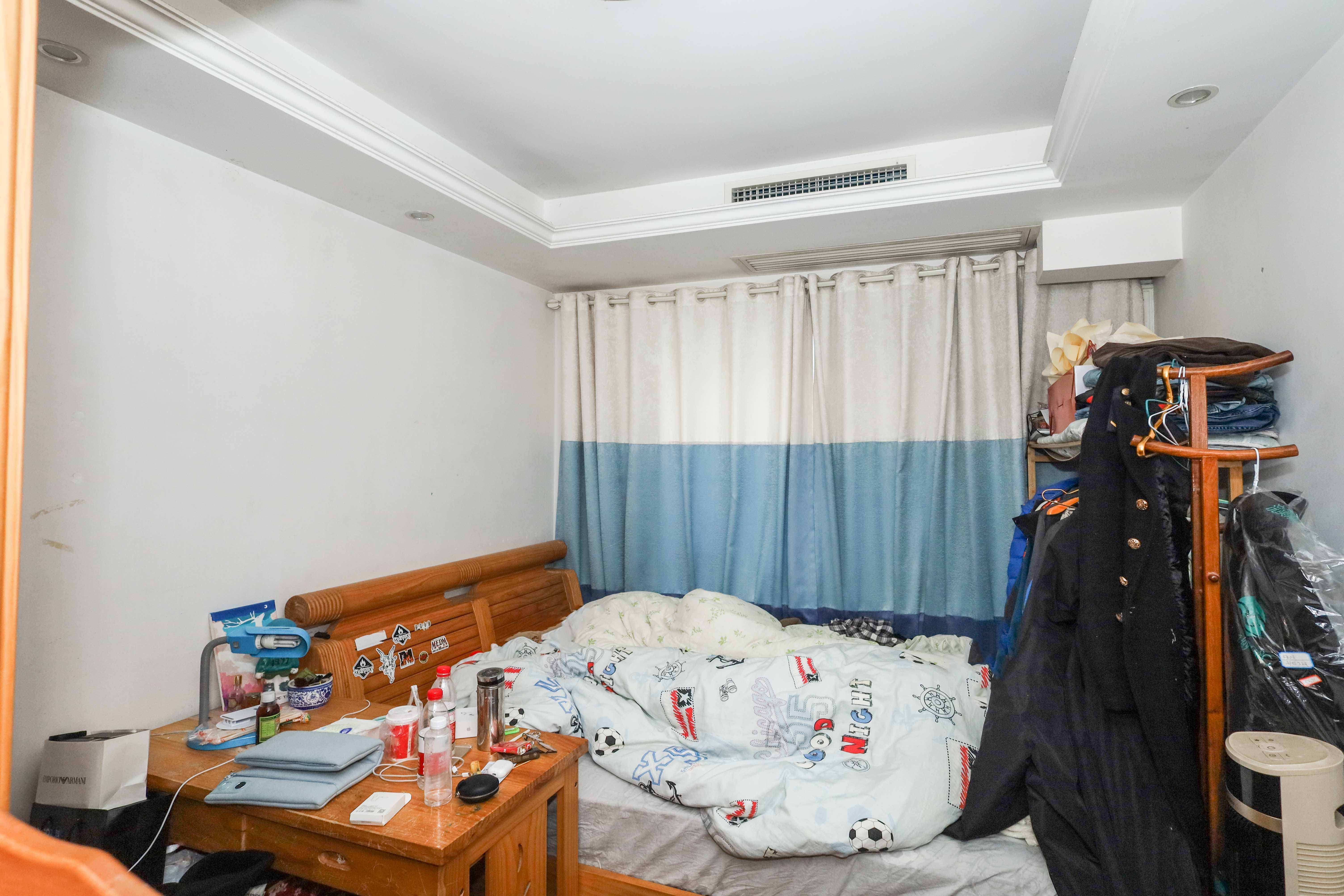 中海梅溪湖壹号  3室2厅1卫    176.0万卧室