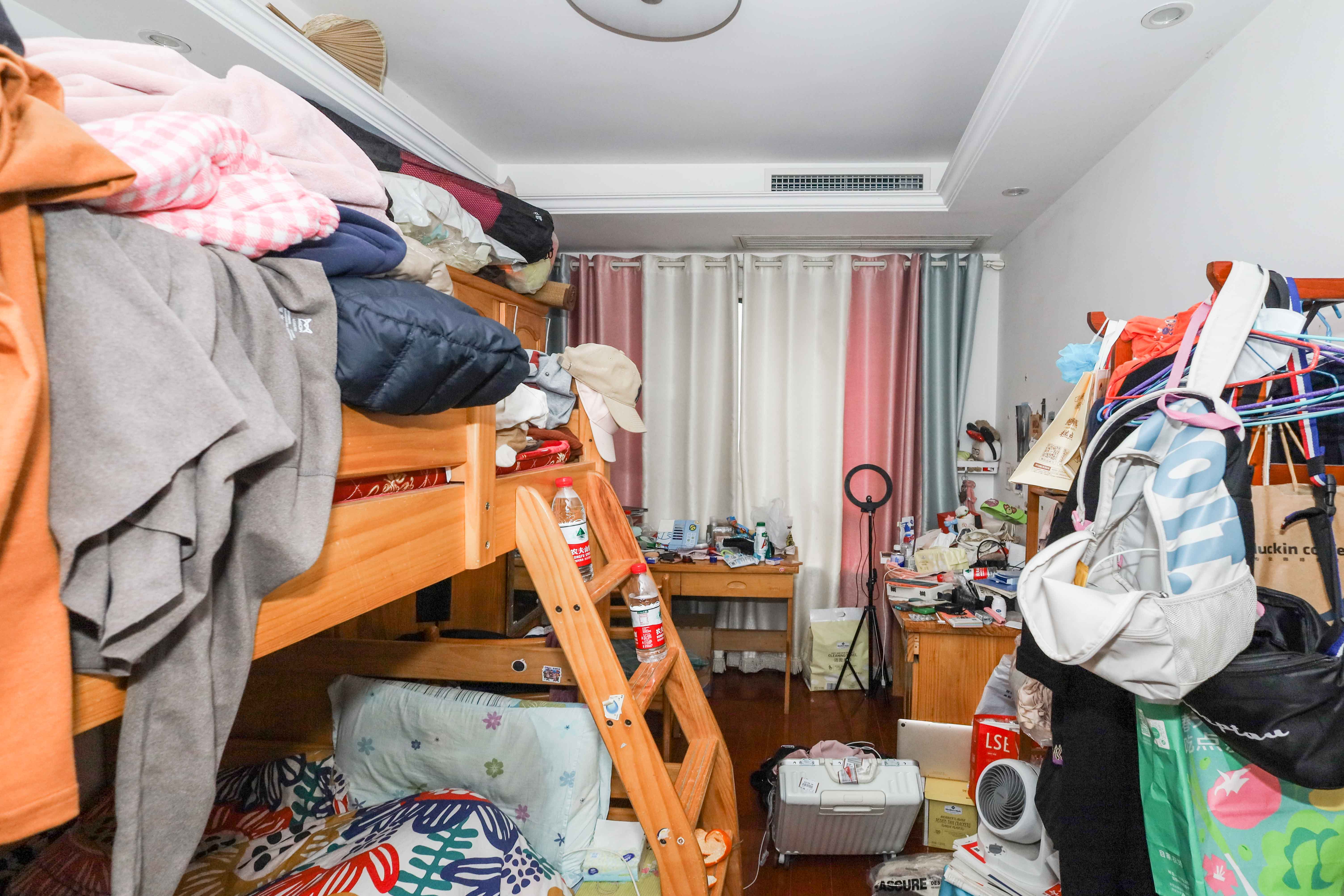 中海梅溪湖壹号  3室2厅1卫    176.0万卧室