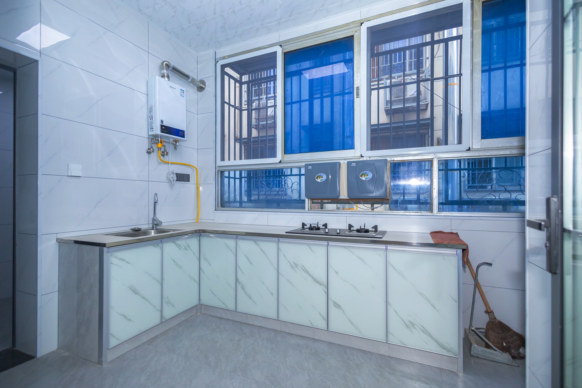 星沙二区 8室2厅4卫 145.0万 星沙二区 8室2厅4卫 145.0万厨房