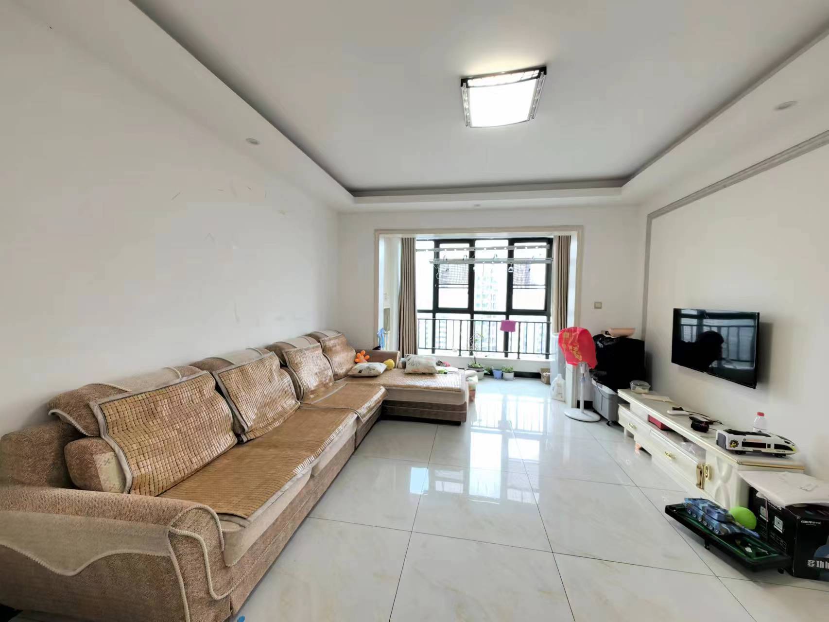 龙腾国际 2室2厅1卫 48.0万 龙腾国际 2室2厅1卫 48.0万室内图