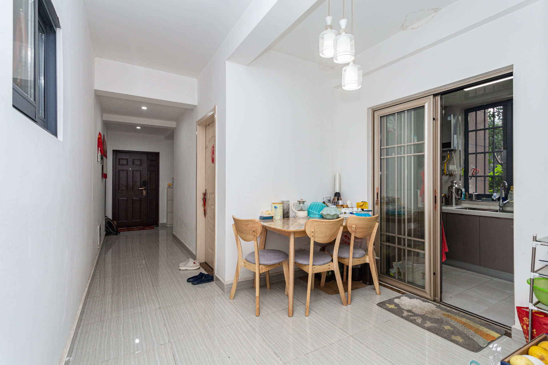 明发国际城 3室2厅2卫 81.8万 明发国际城 3室2厅2卫 81.8万客厅