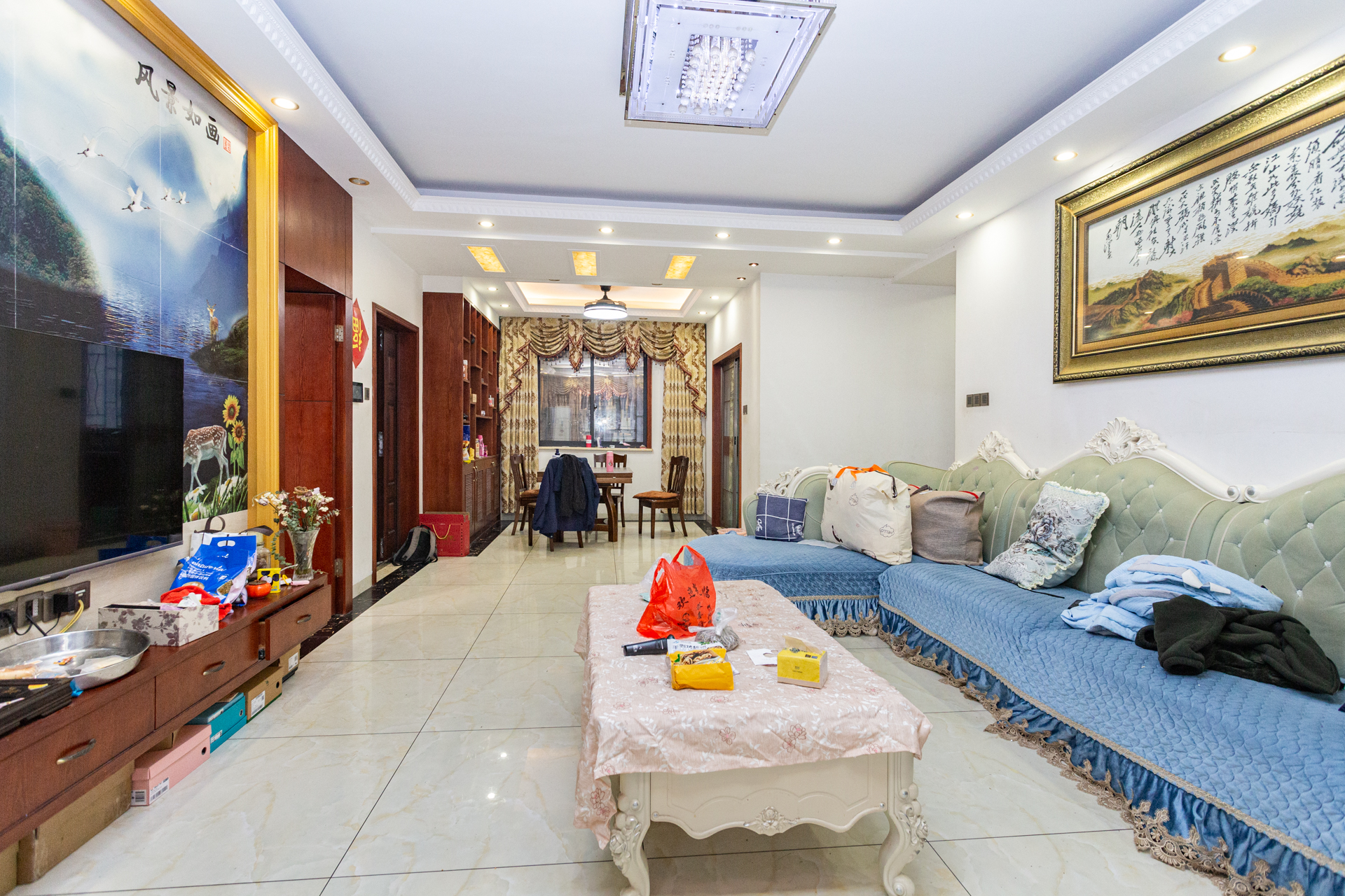 名家翡翠花园 4室2厅1卫 135.0万 名家翡翠花园 4室2厅1卫 135.0万客厅