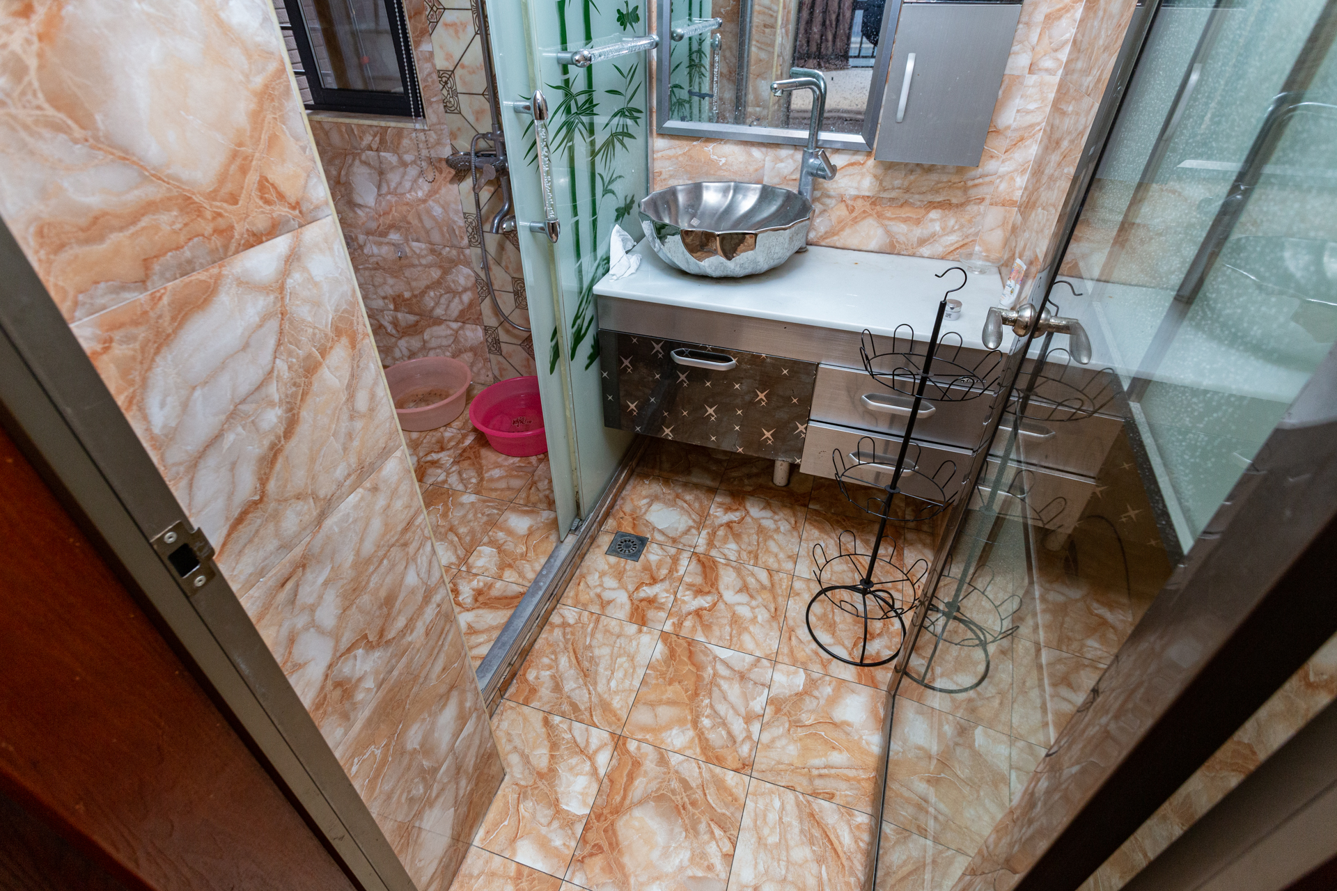 名家翡翠花园 4室2厅1卫 135.0万 名家翡翠花园 4室2厅1卫 135.0万卫生间