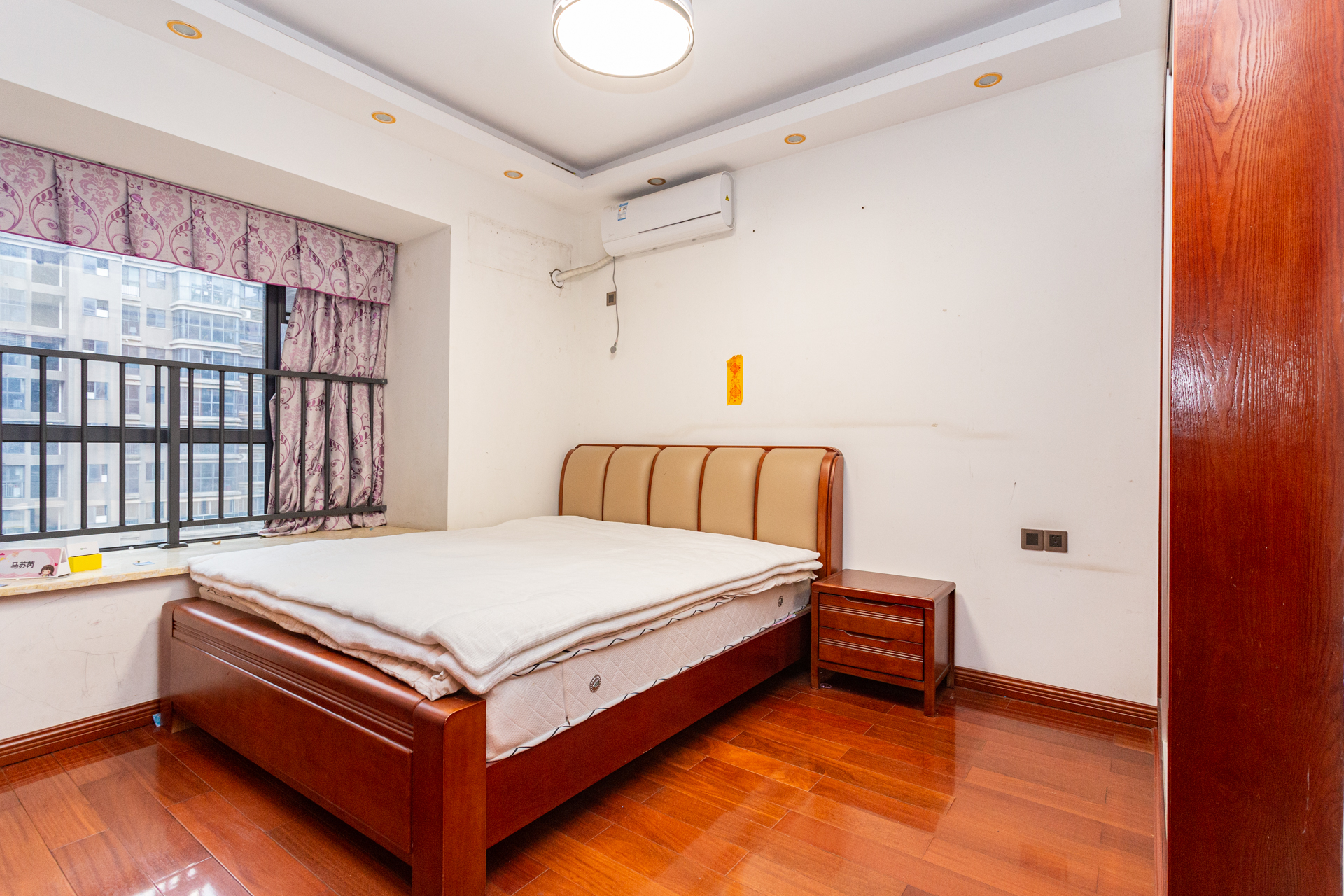 名家翡翠花园 4室2厅1卫 135.0万 名家翡翠花园 4室2厅1卫 135.0万卧室