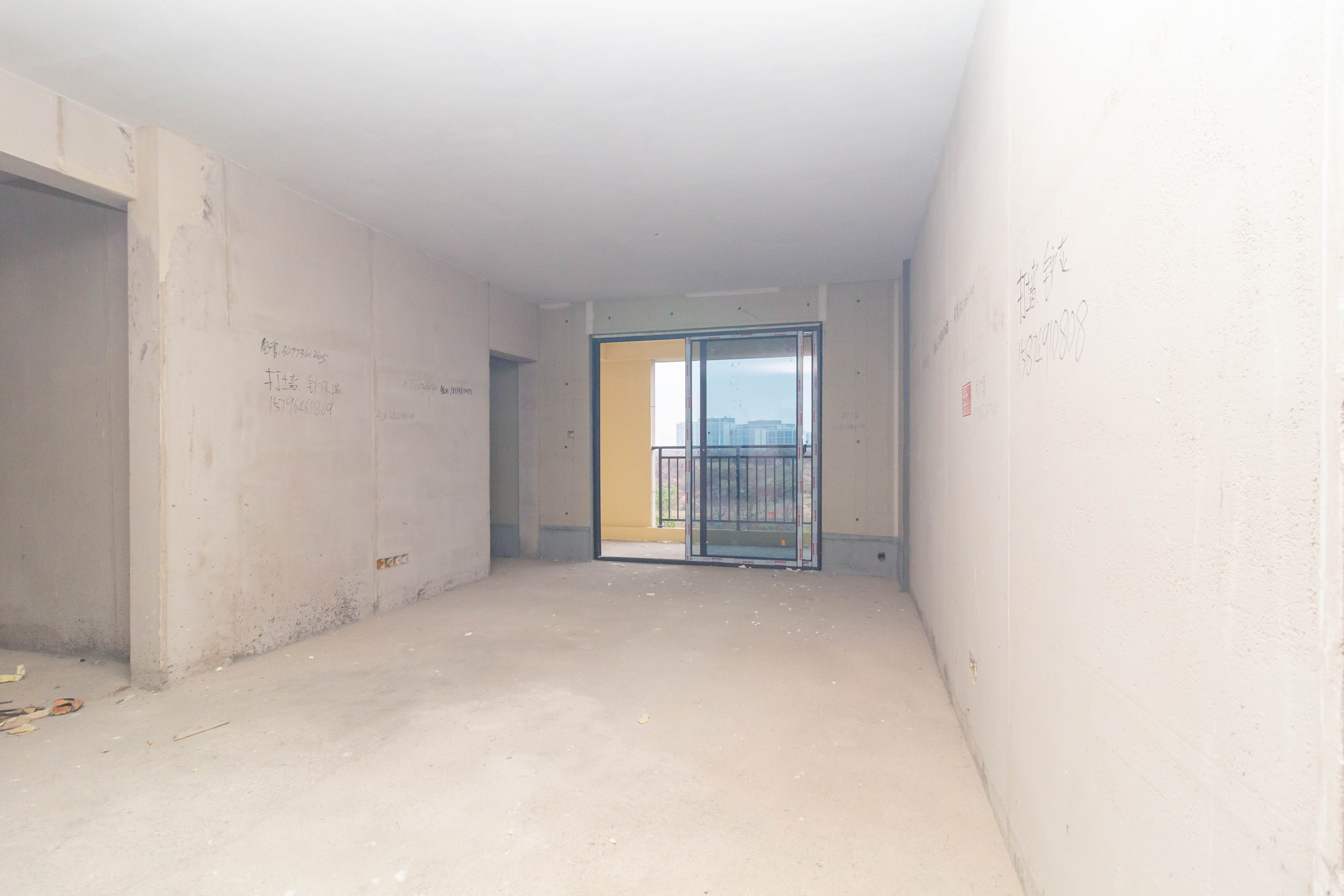 佳源东方璟园  4室2厅1卫    75.0万 佳源东方璟园  4室2厅1卫    75.0万客厅