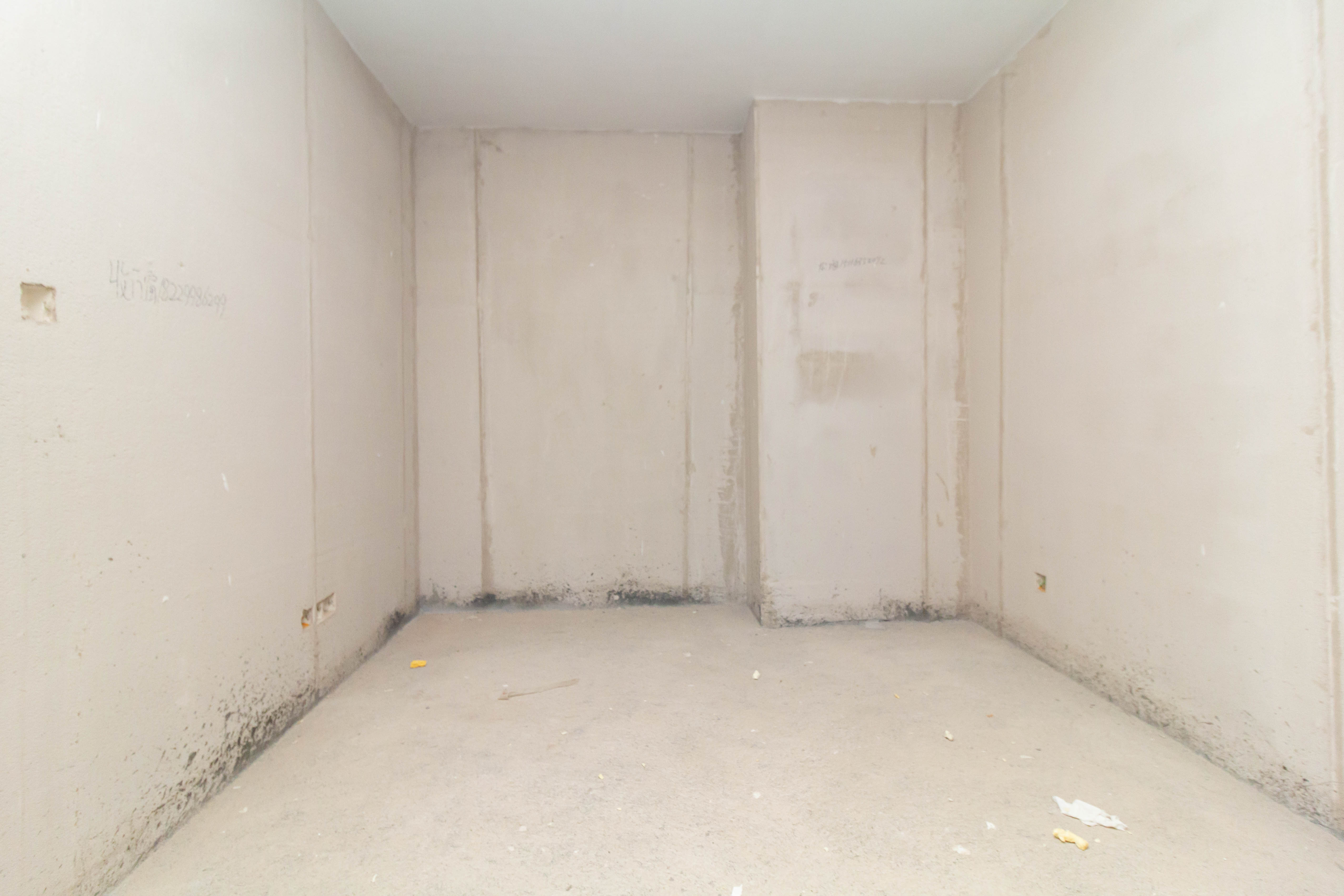 佳源东方璟园  4室2厅1卫    75.0万 佳源东方璟园  4室2厅1卫    75.0万卧室