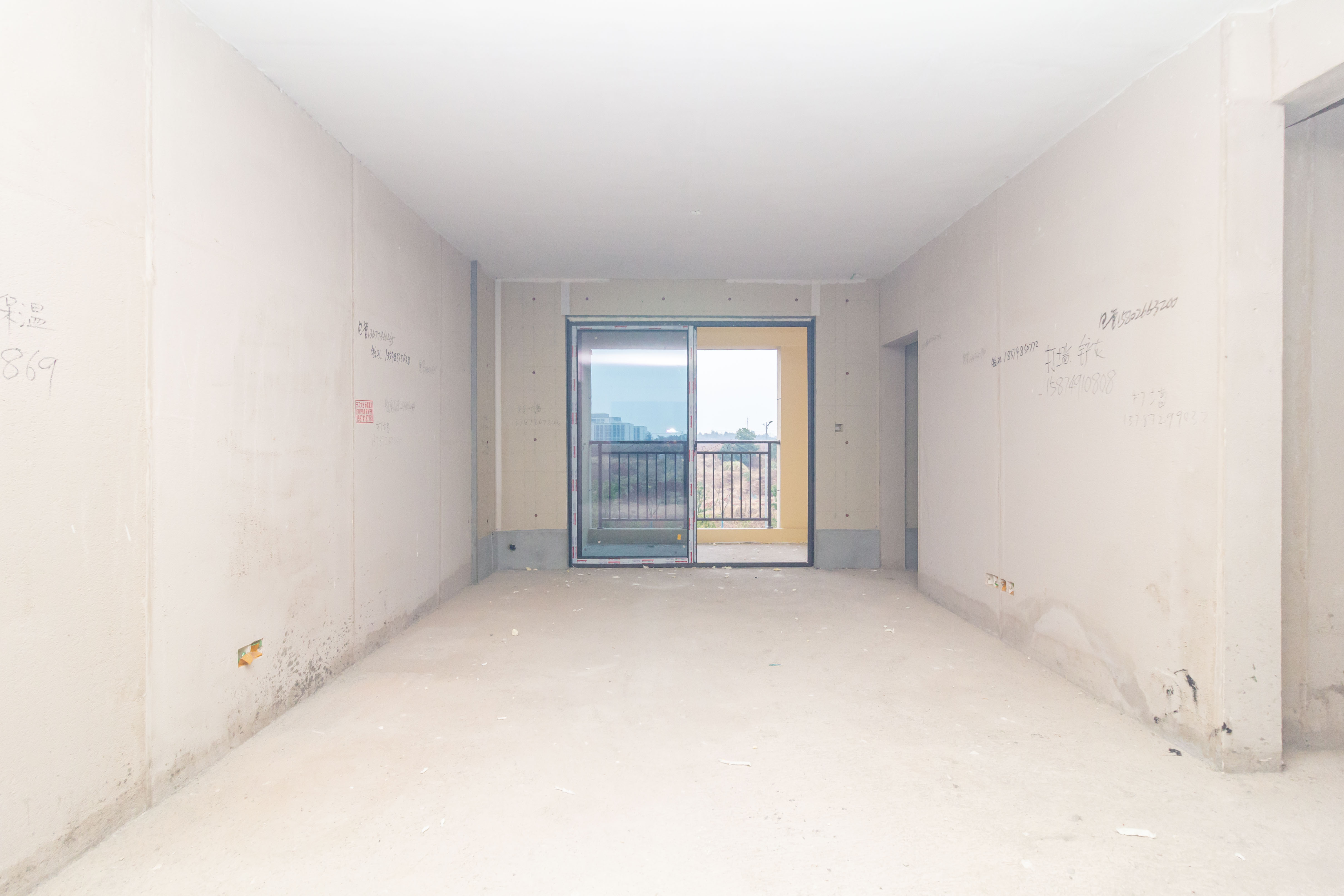 佳源东方璟园  4室2厅1卫    75.0万 佳源东方璟园  4室2厅1卫    75.0万客厅