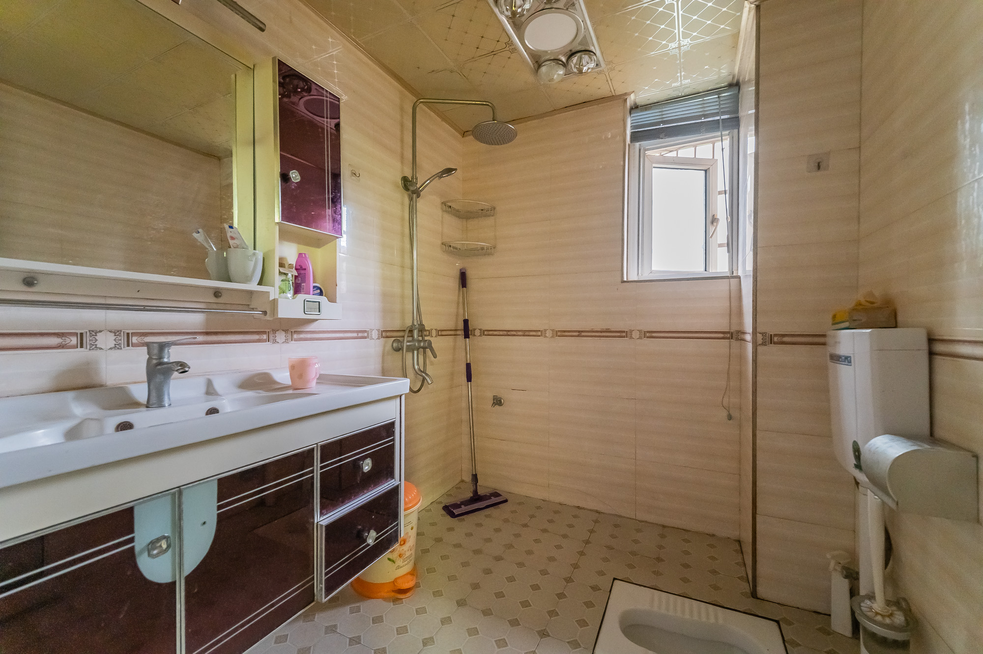 鹏基诺亚山林  3室2厅2卫    99.8万卫生间